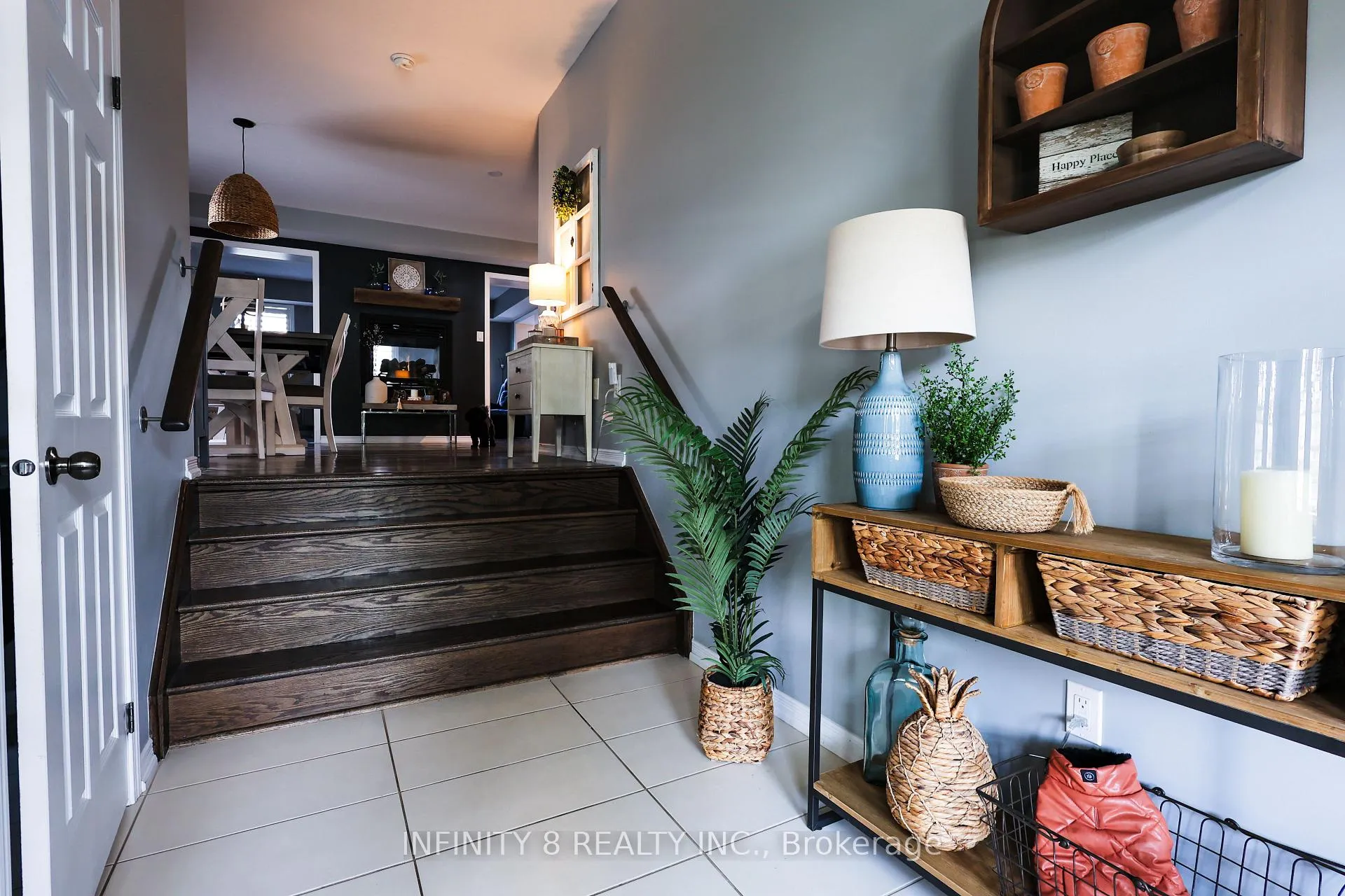 Photo 3 of 7693 Butternut Boulevard, Niagara Falls, Brown — HOMEH