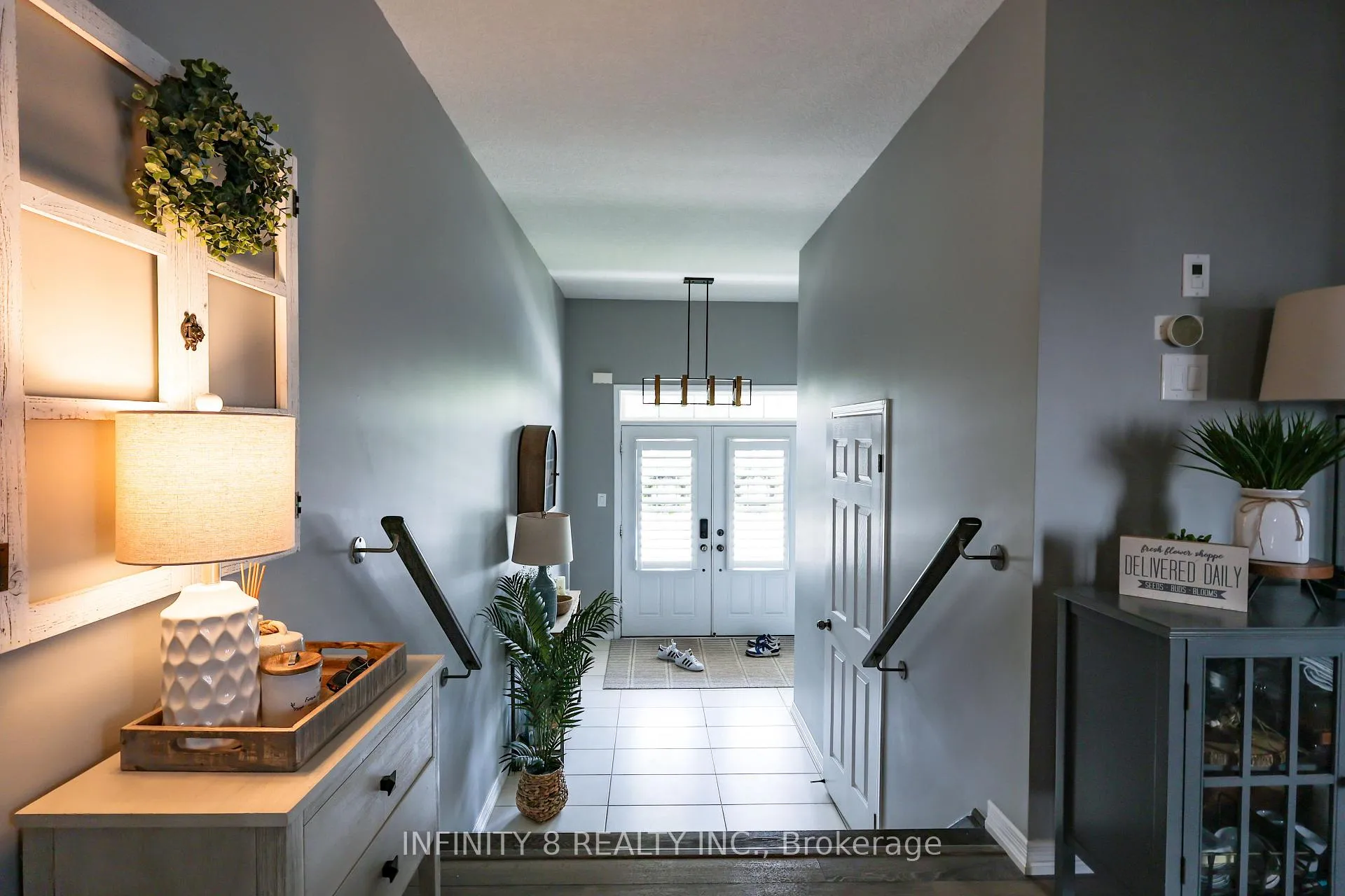 Photo 4 of 7693 Butternut Boulevard, Niagara Falls, Brown — HOMEH