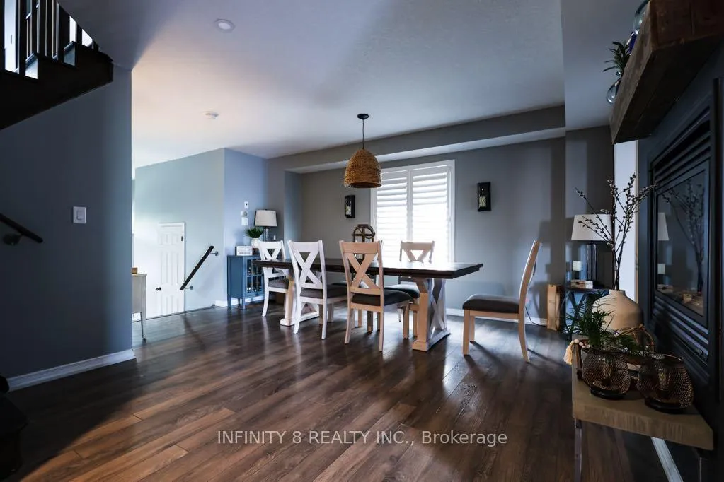 Photo 5 of 7693 Butternut Boulevard, Niagara Falls, Brown — HOMEH