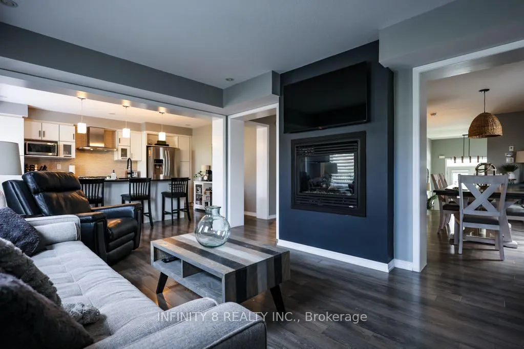 Photo 8 of 7693 Butternut Boulevard, Niagara Falls, Brown — HOMEH