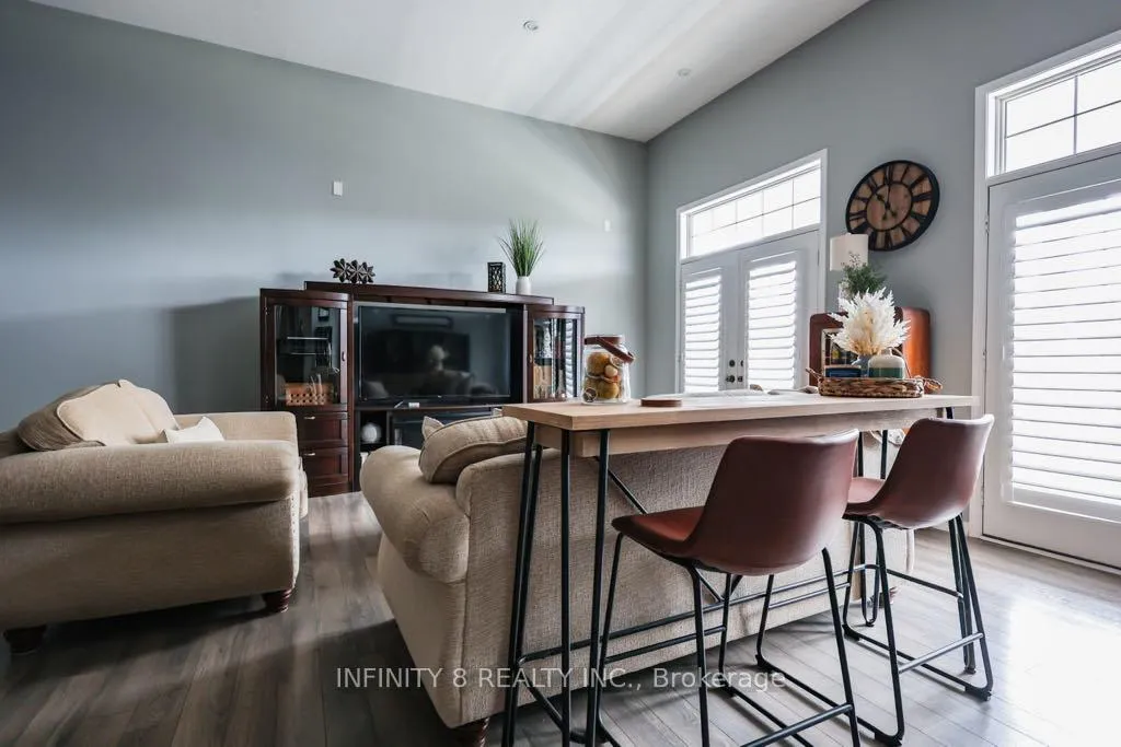 Photo 12 of 7693 Butternut Boulevard, Niagara Falls, Brown — HOMEH