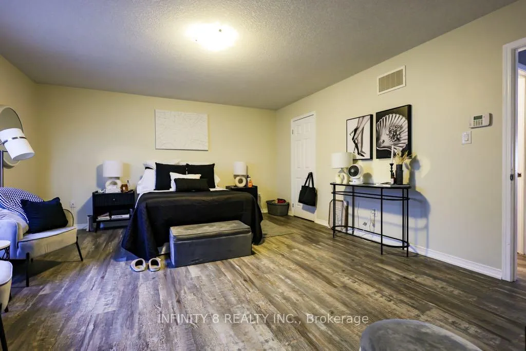 Photo 14 of 7693 Butternut Boulevard, Niagara Falls, Brown — HOMEH
