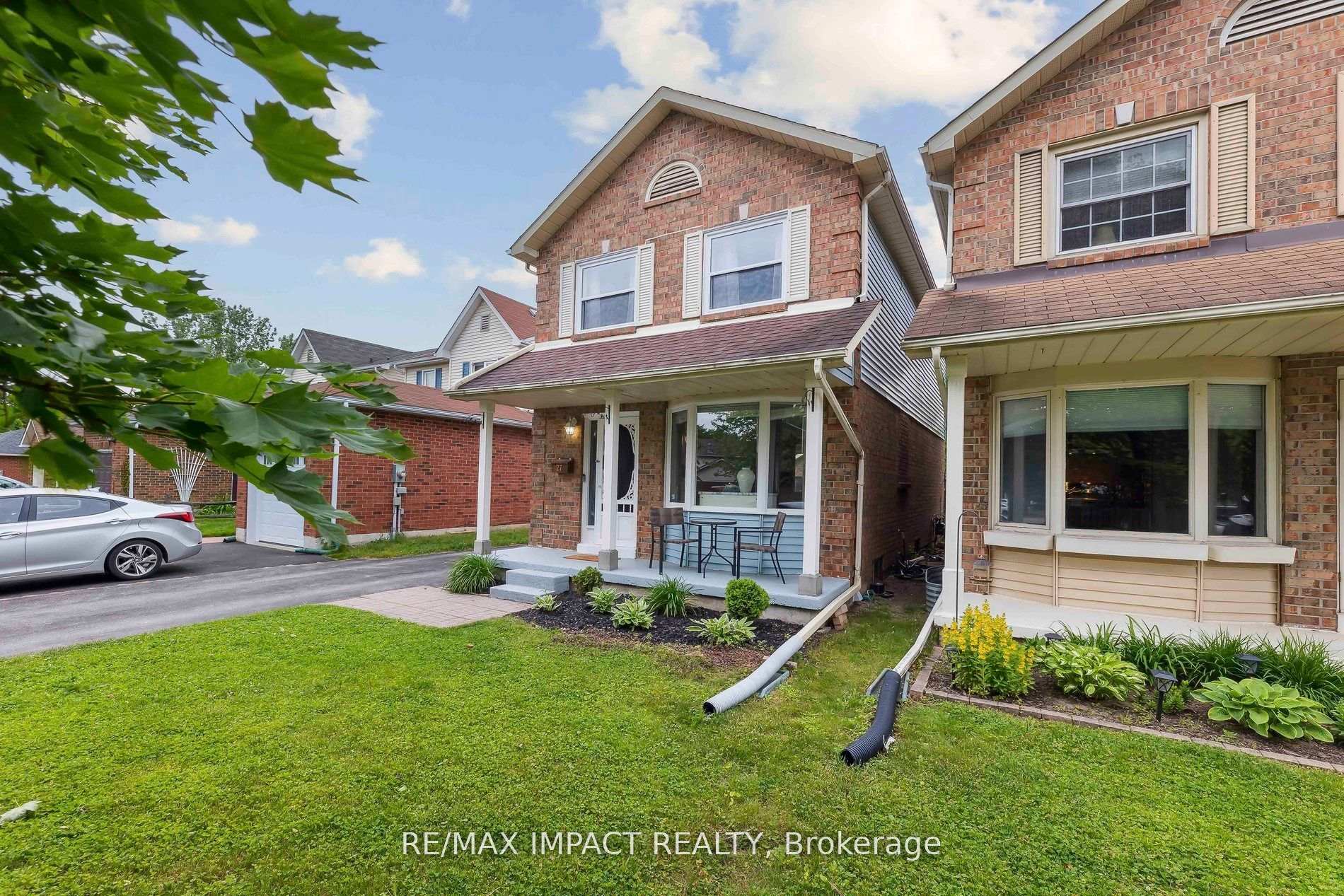 Photo 2 of 27 Prout Drive, Clarington, Bowmanville — HOMEH