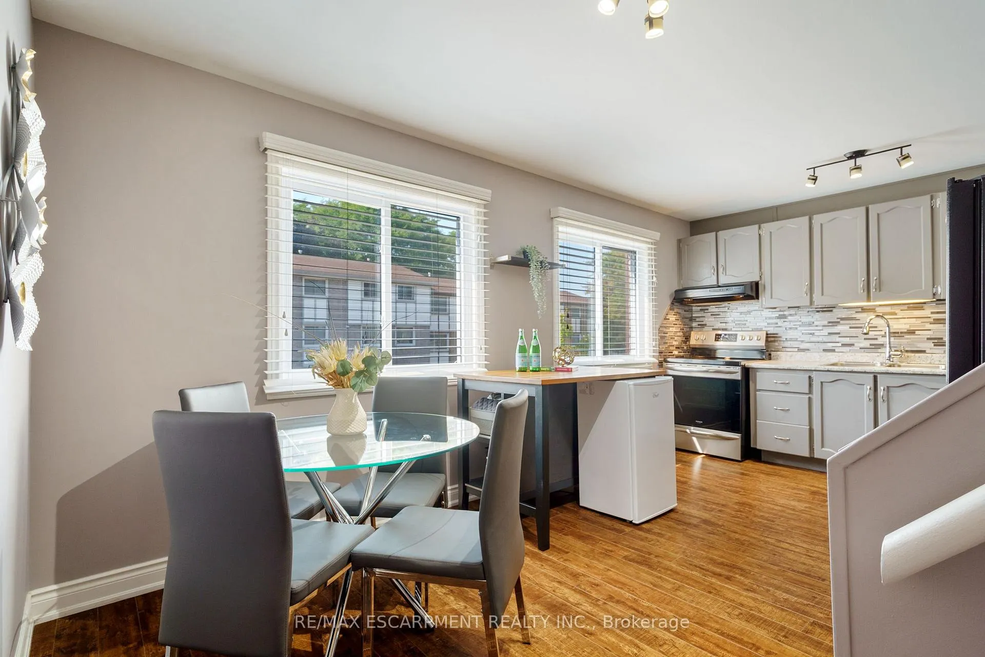 Photo 11 of Unit 22, 145 Rice Avenue, Hamilton, Fessenden — HOMEH