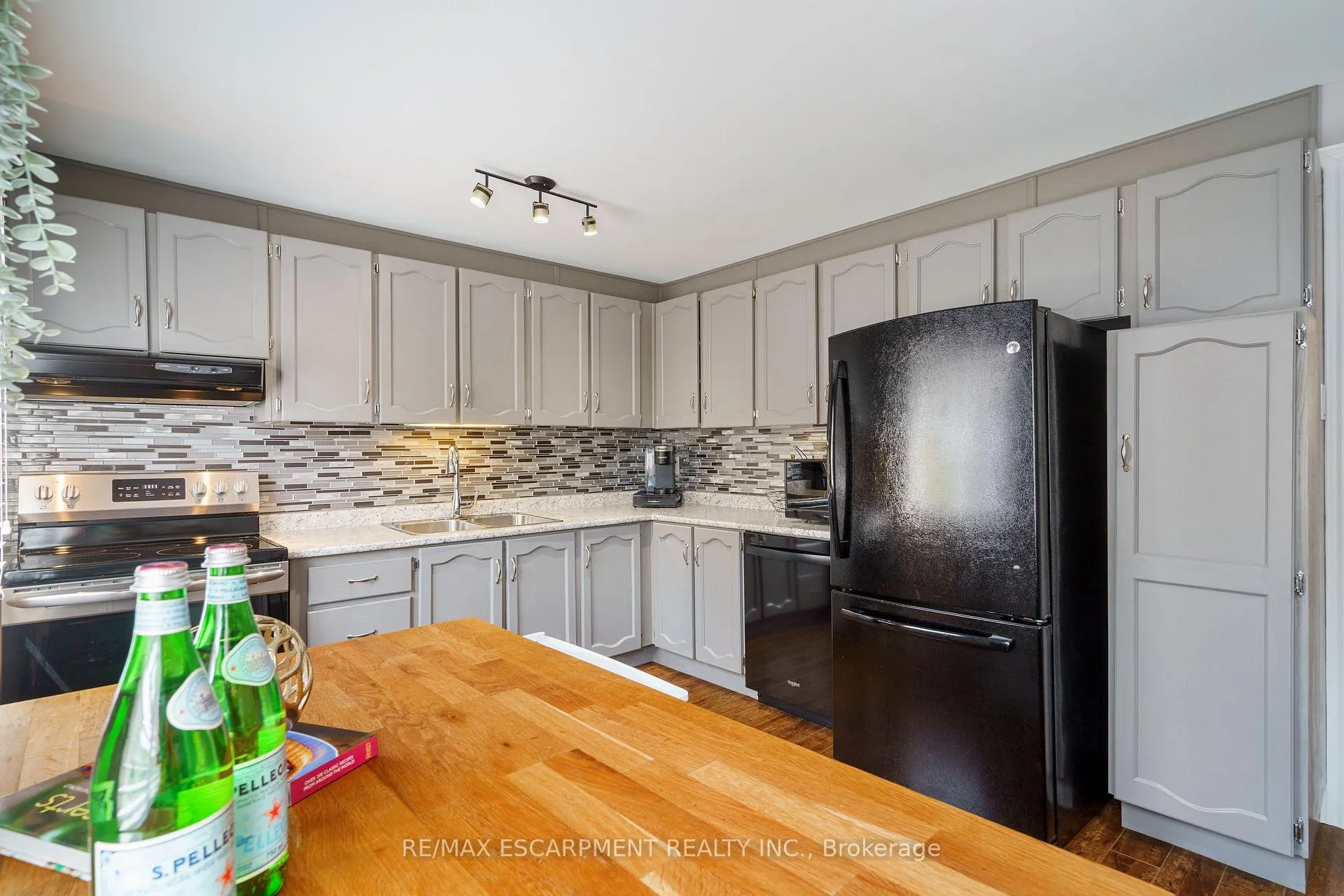 Photo 14 of Unit 22, 145 Rice Avenue, Hamilton, Fessenden — HOMEH
