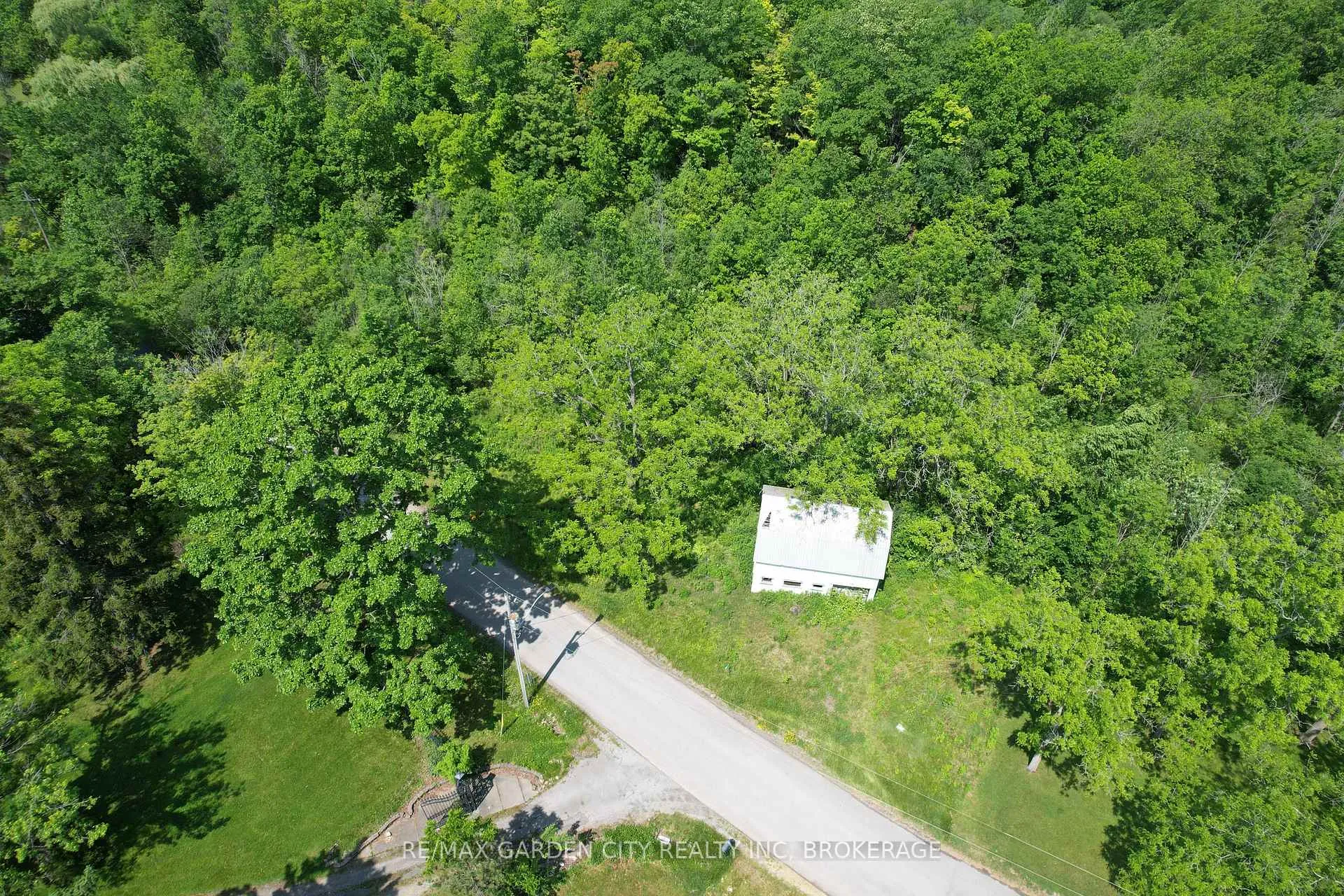 Photo 6 of 85 Pearson Road, Welland, Cooks Mills — HOMEH