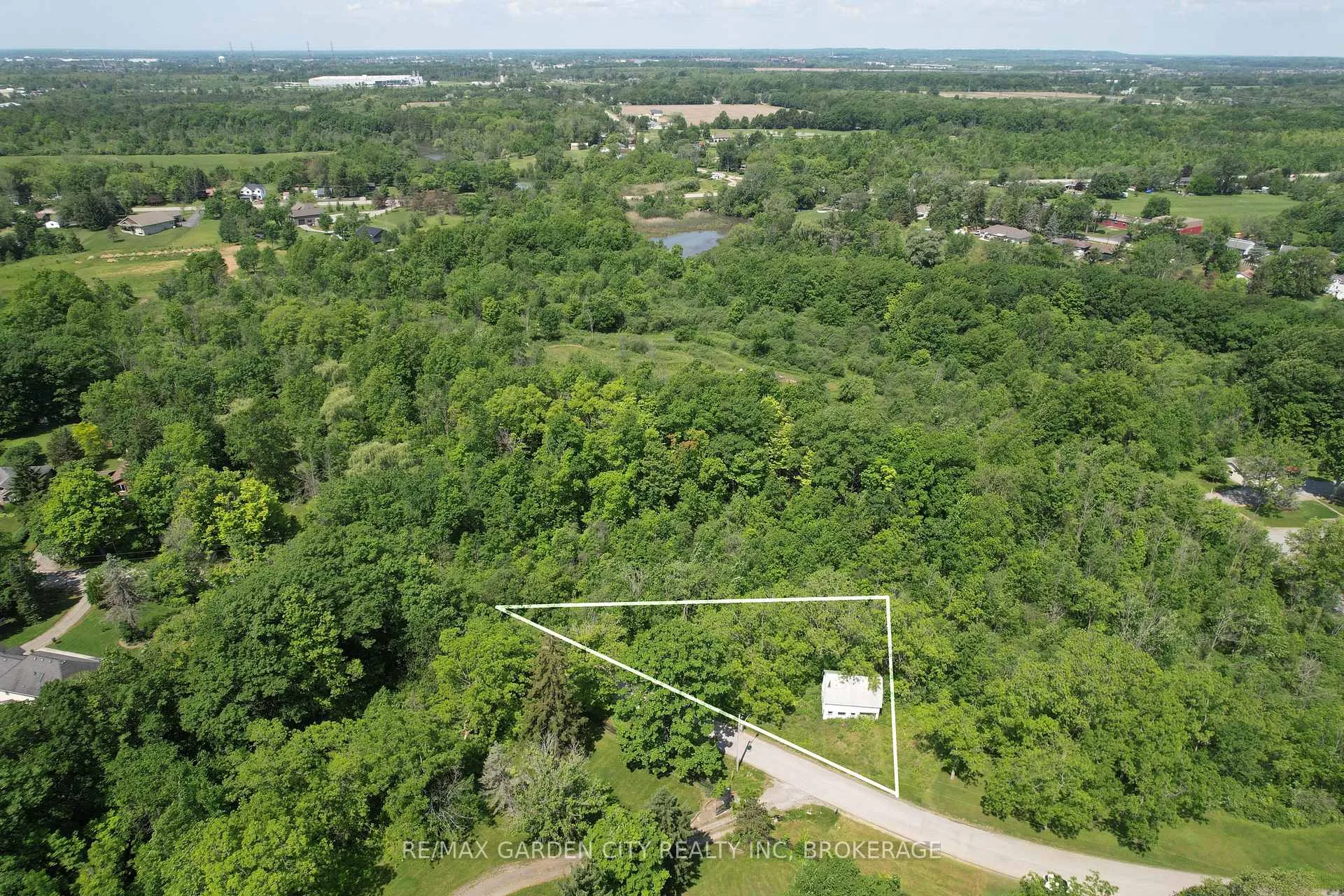 Photo 7 of 85 Pearson Road, Welland, Cooks Mills — HOMEH
