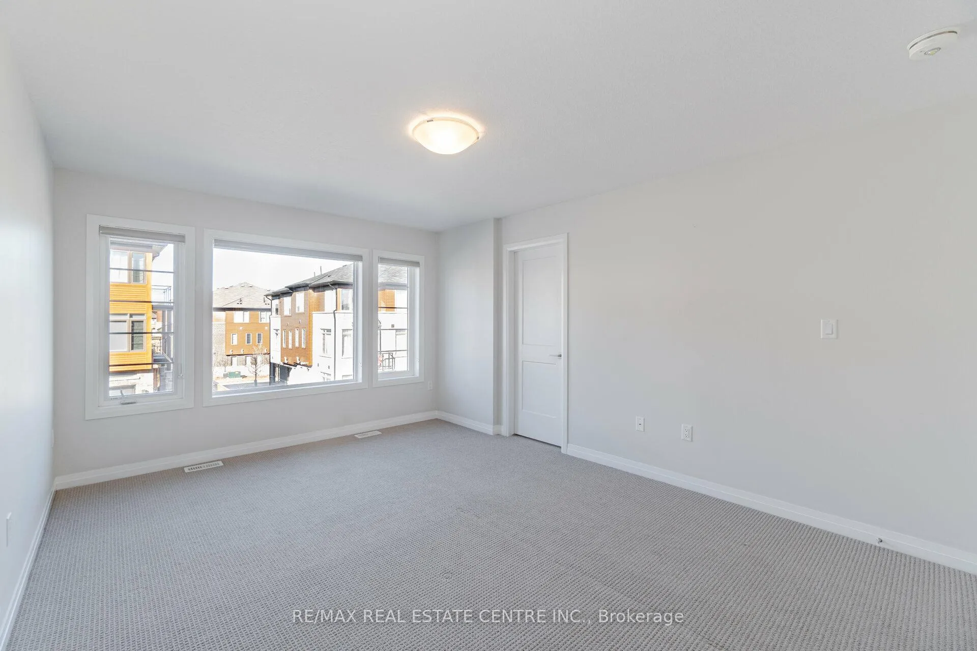 Photo 13 of Unit 48, 30 Times Square Boulevard, Hamilton, Stoney Creek Mountain — HOMEH