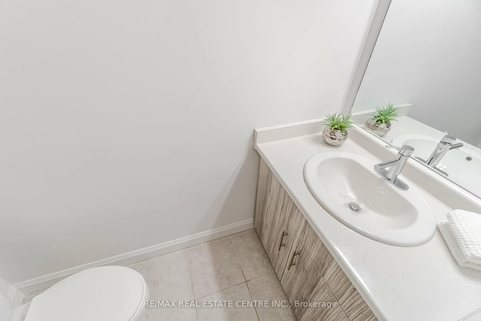 Photo 30 of Unit 48, 30 Times Square Boulevard, Hamilton, Stoney Creek Mountain — HOMEH
