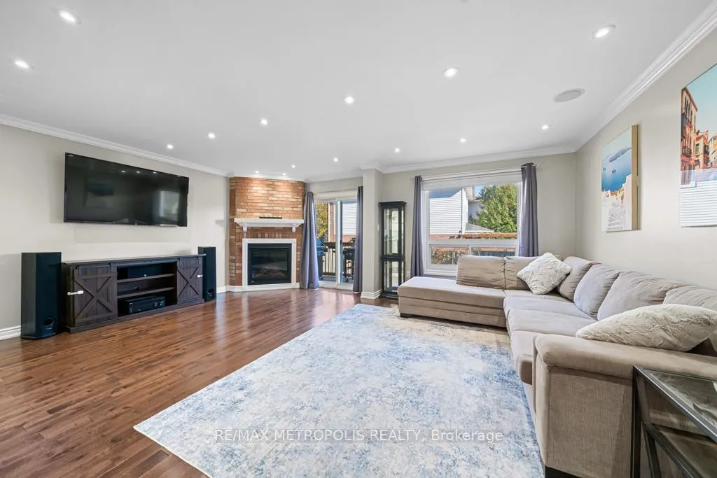 Photo 9 of 39 Hewitt Crescent, Ajax, South East — HOMEH