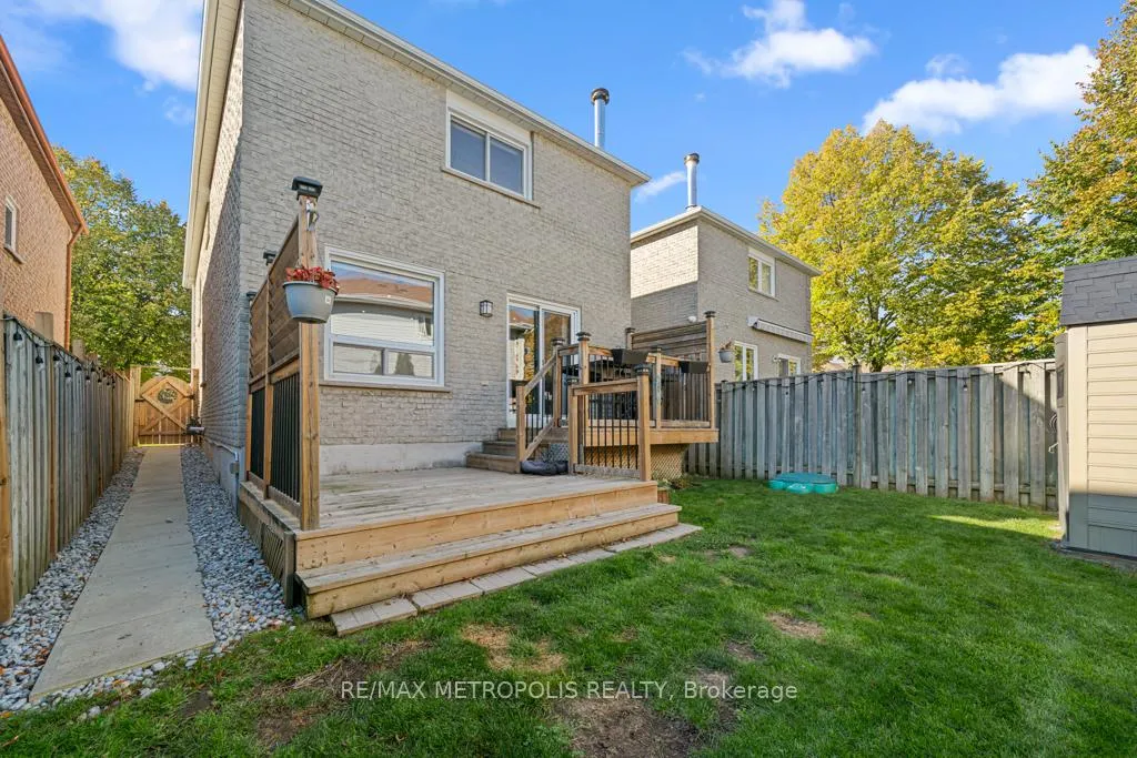 Photo 25 of 39 Hewitt Crescent, Ajax, South East — HOMEH