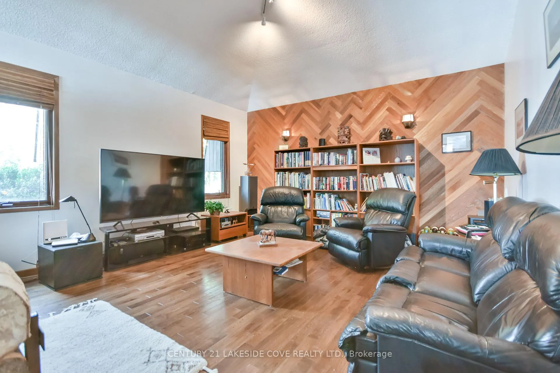 Photo 17 of 42 Thicketwood Place, Ramara, Brechin — HOMEH