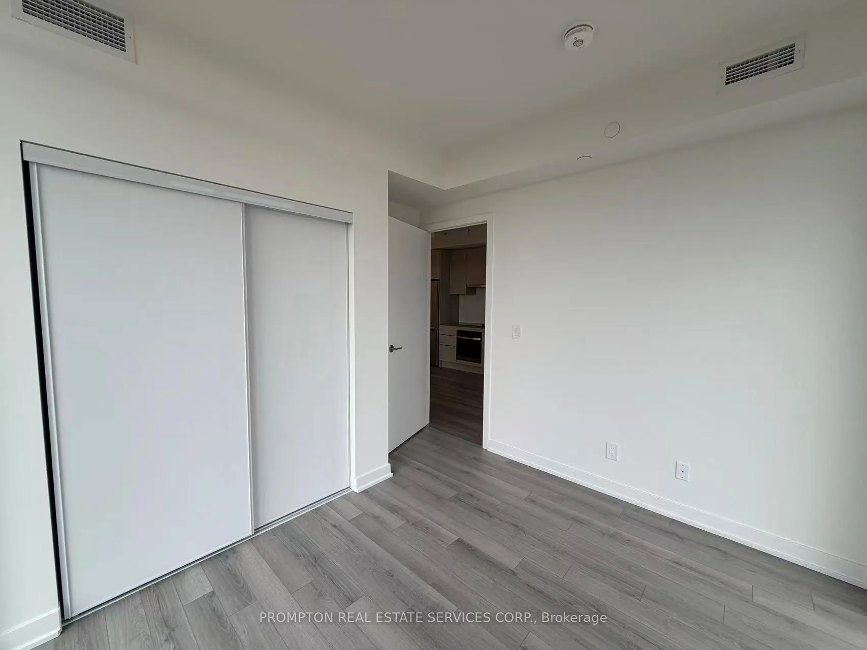Photo 4 of Unit 908, 3071 Trafalgar Road, Oakville, Joshua Meadows — HOMEH