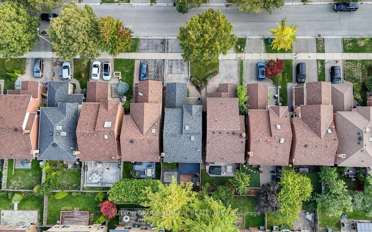 Photo 3 of 193 Glenmanor Way, Vaughan, Crestwood-Springfarm-Yorkhill — HOMEH