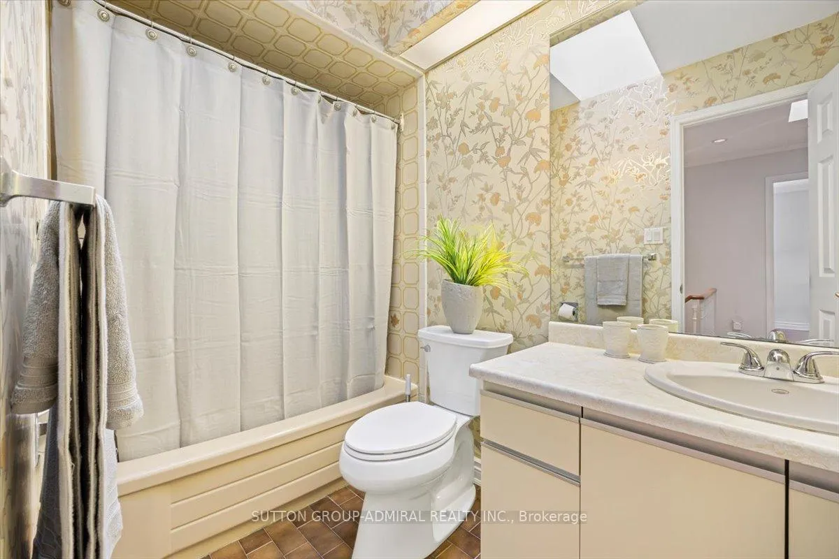 Photo 26 of 193 Glenmanor Way, Vaughan, Crestwood-Springfarm-Yorkhill — HOMEH