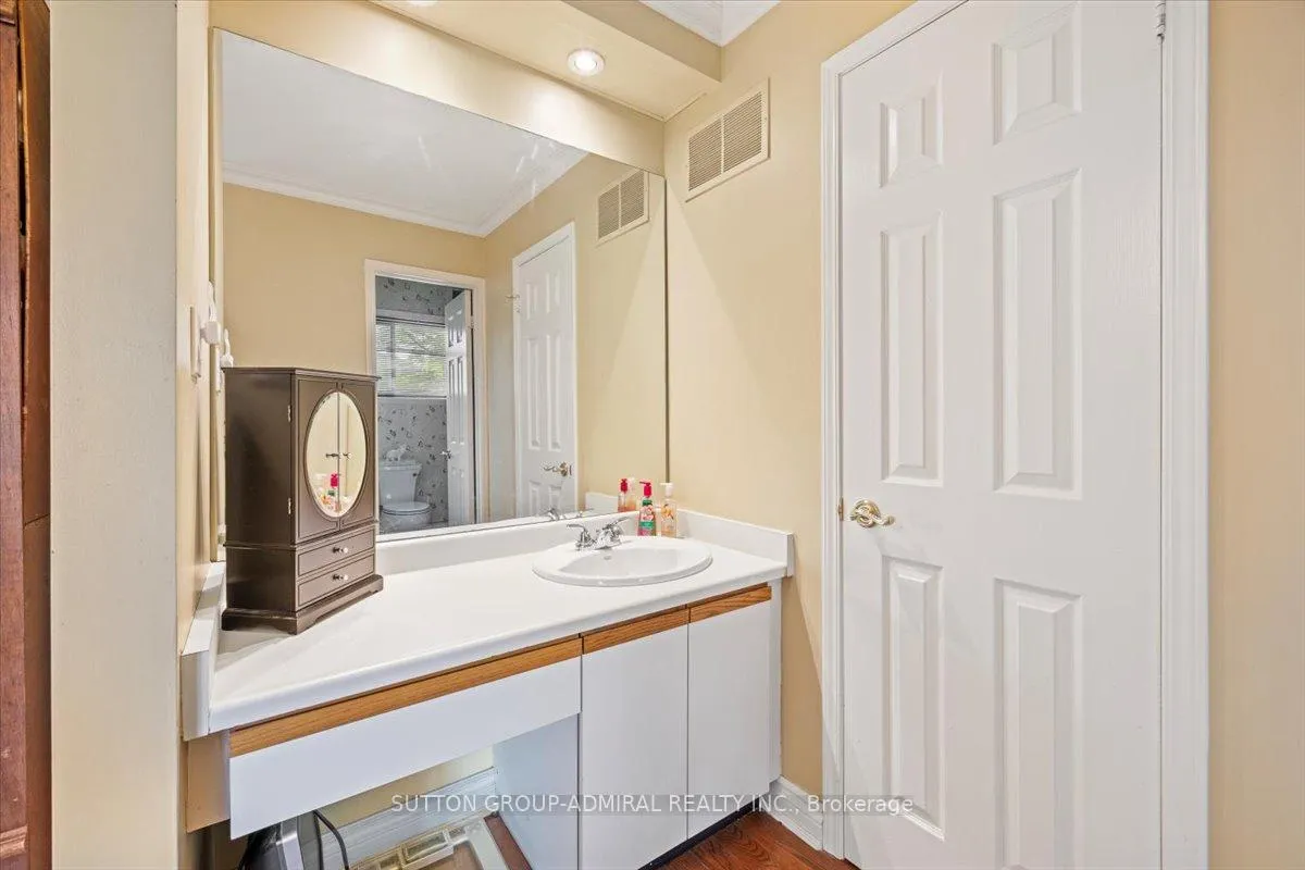 Photo 32 of 193 Glenmanor Way, Vaughan, Crestwood-Springfarm-Yorkhill — HOMEH