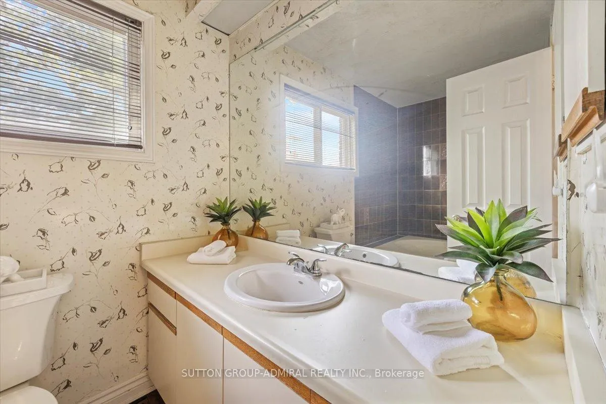 Photo 33 of 193 Glenmanor Way, Vaughan, Crestwood-Springfarm-Yorkhill — HOMEH