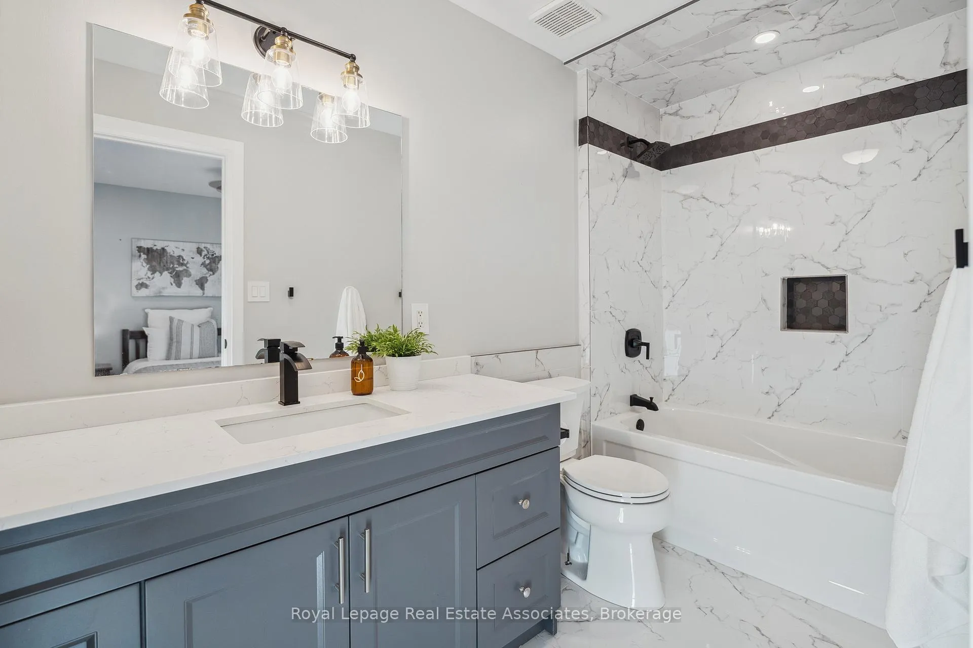 Photo 13 of 102 Concession 11 E, Hamilton, Rural Flamborough — HOMEH