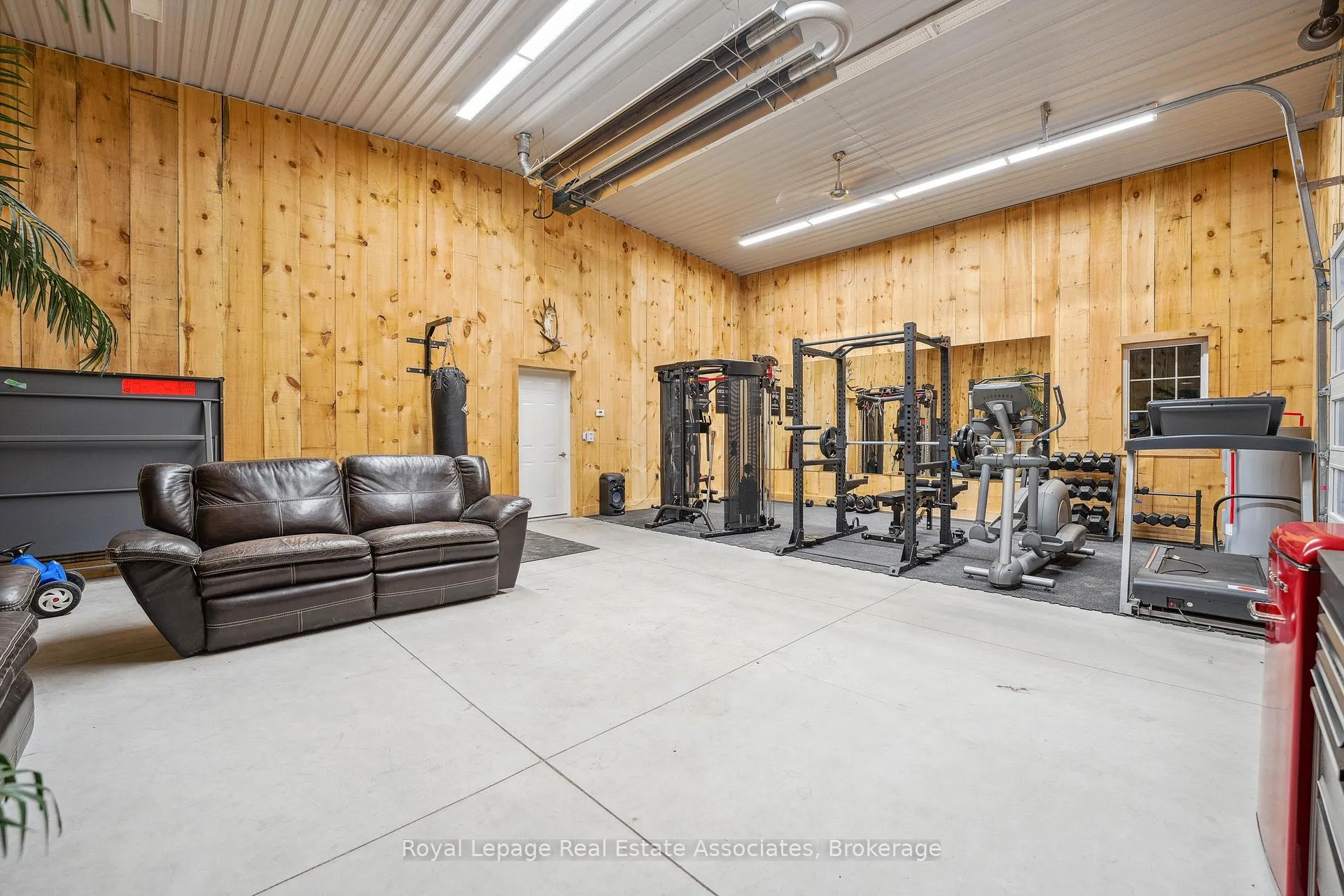 Photo 28 of 102 Concession 11 E, Hamilton, Rural Flamborough — HOMEH