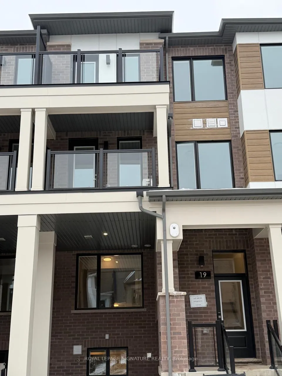 Front of 19 Kings Hill Drive