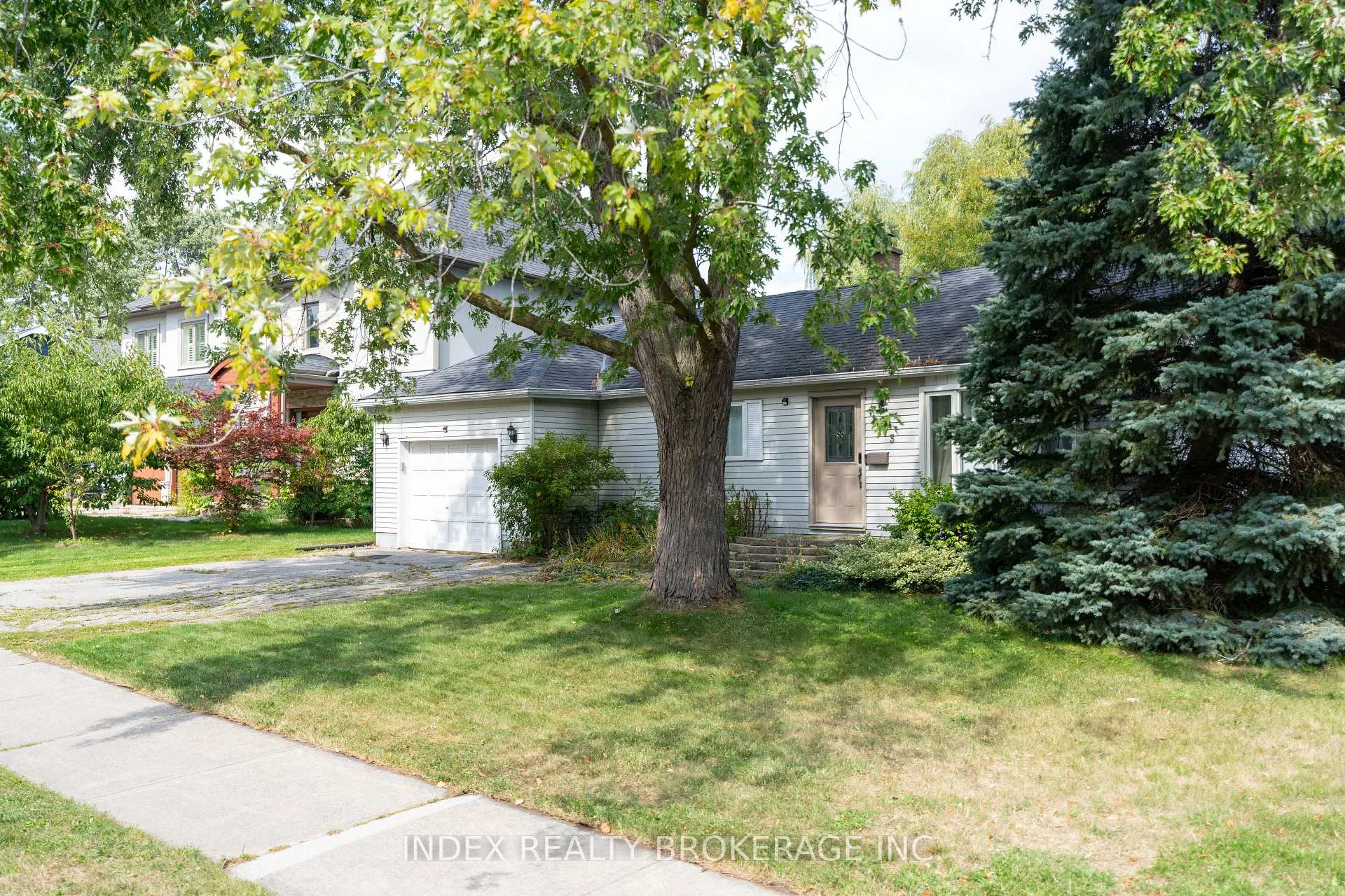 Photo 5 of 1073 Kent Avenue E, Oakville, College Park — HOMEH
