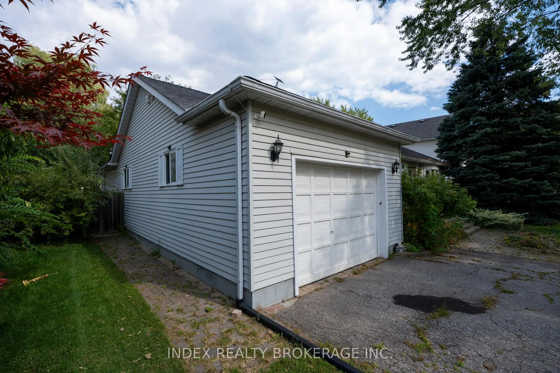 Photo 8 of 1073 Kent Avenue E, Oakville, College Park — HOMEH