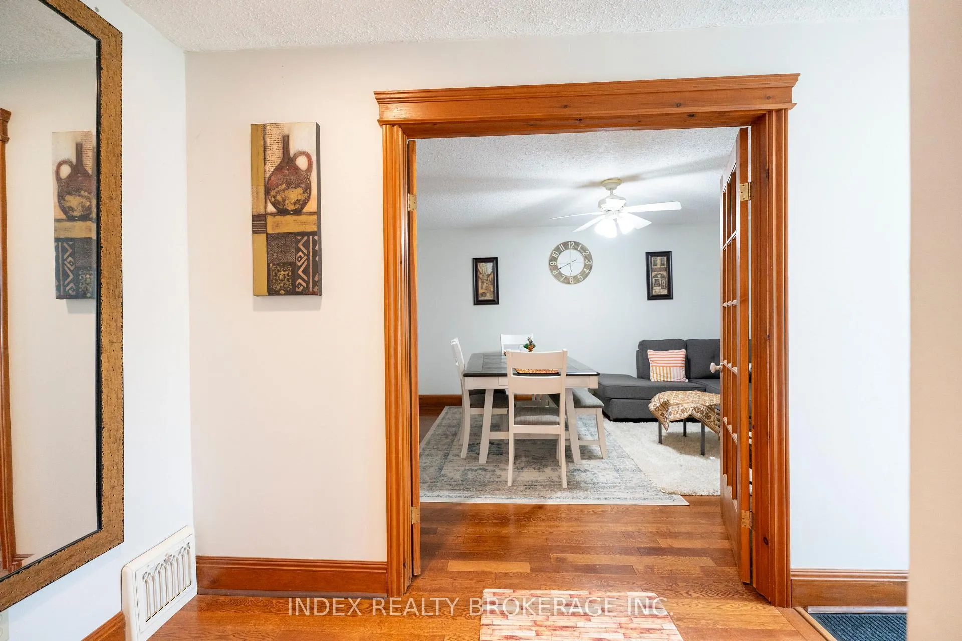 Photo 11 of 1073 Kent Avenue E, Oakville, College Park — HOMEH