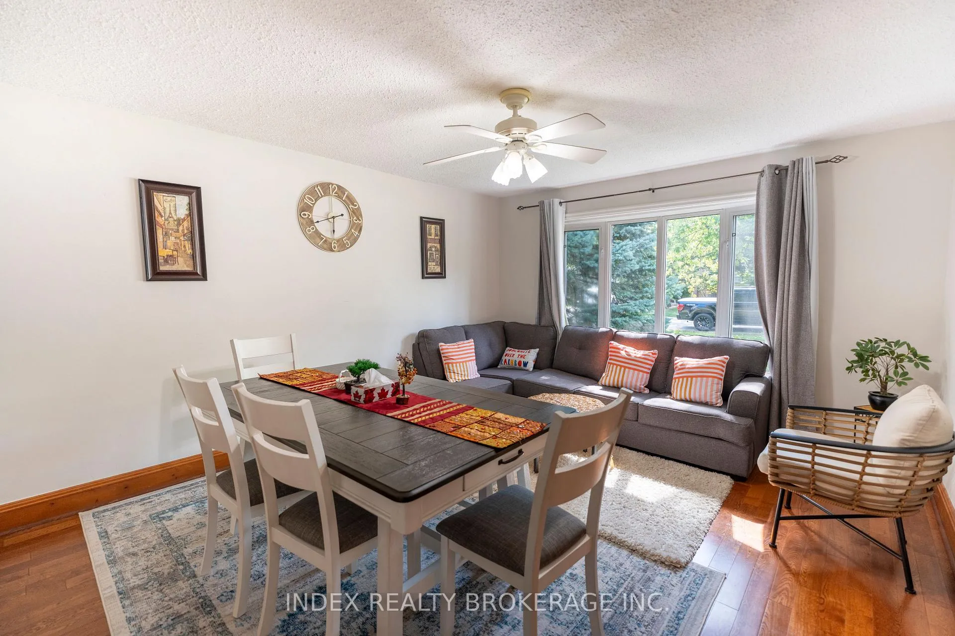 Photo 12 of 1073 Kent Avenue E, Oakville, College Park — HOMEH