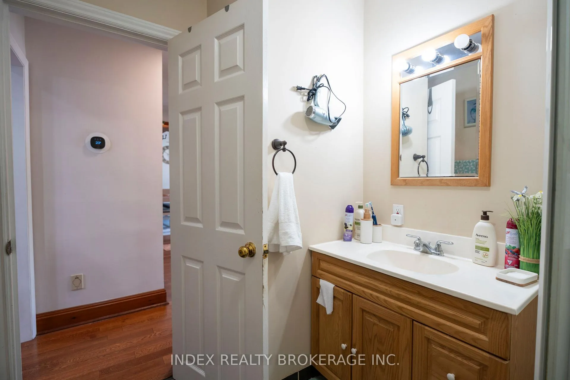 Photo 22 of 1073 Kent Avenue E, Oakville, College Park — HOMEH