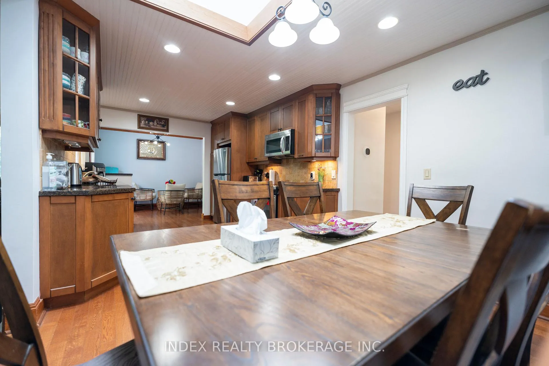 Photo 25 of 1073 Kent Avenue E, Oakville, College Park — HOMEH