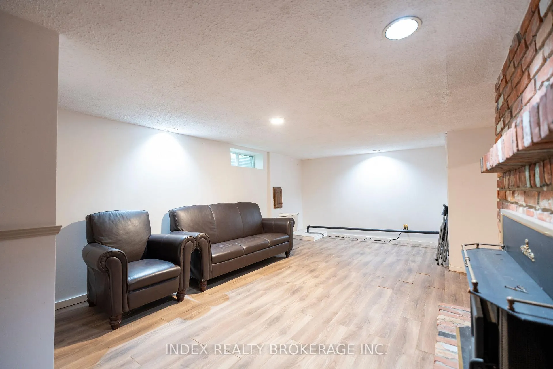 Photo 43 of 1073 Kent Avenue E, Oakville, College Park — HOMEH