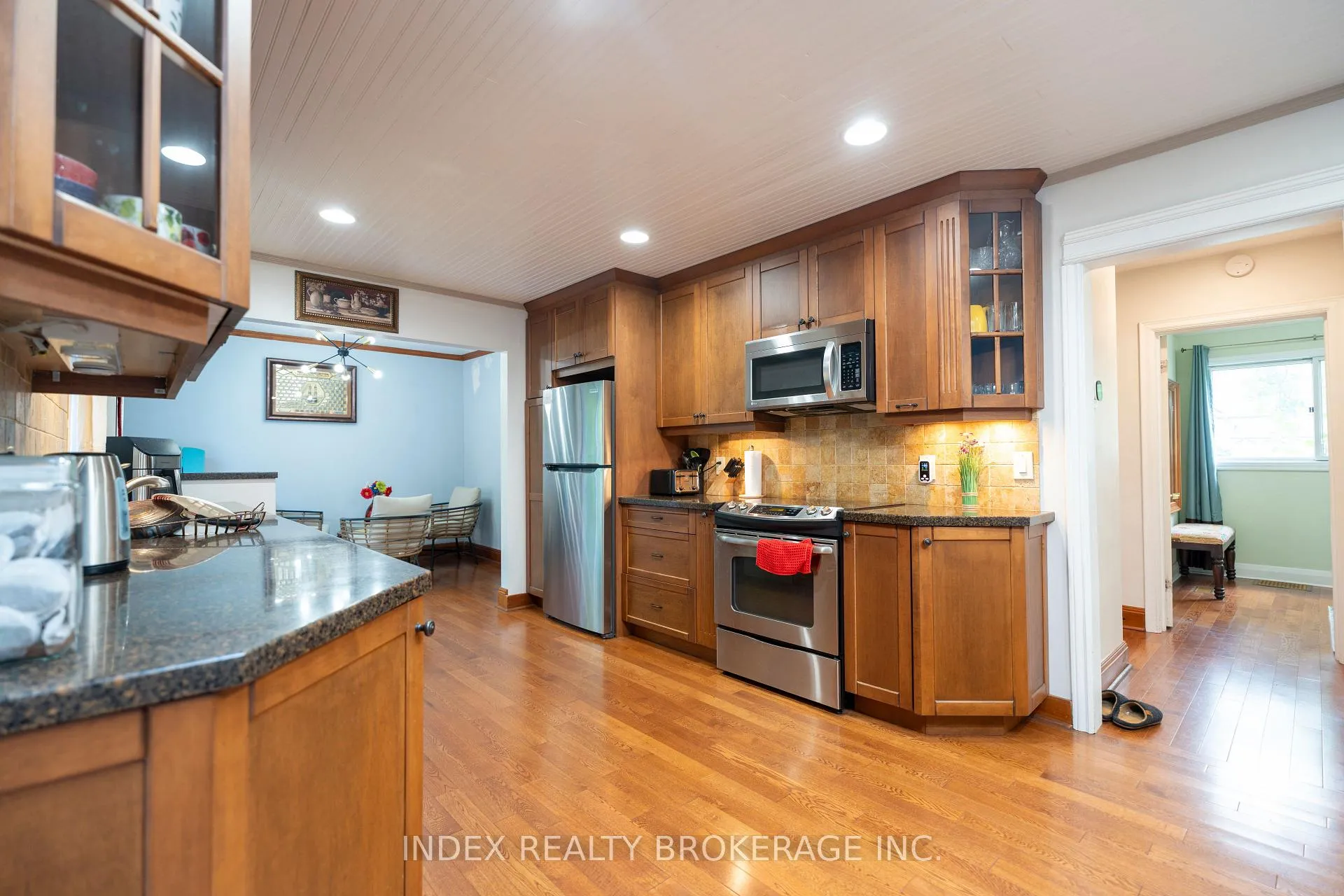 Photo 45 of 1073 Kent Avenue E, Oakville, College Park — HOMEH