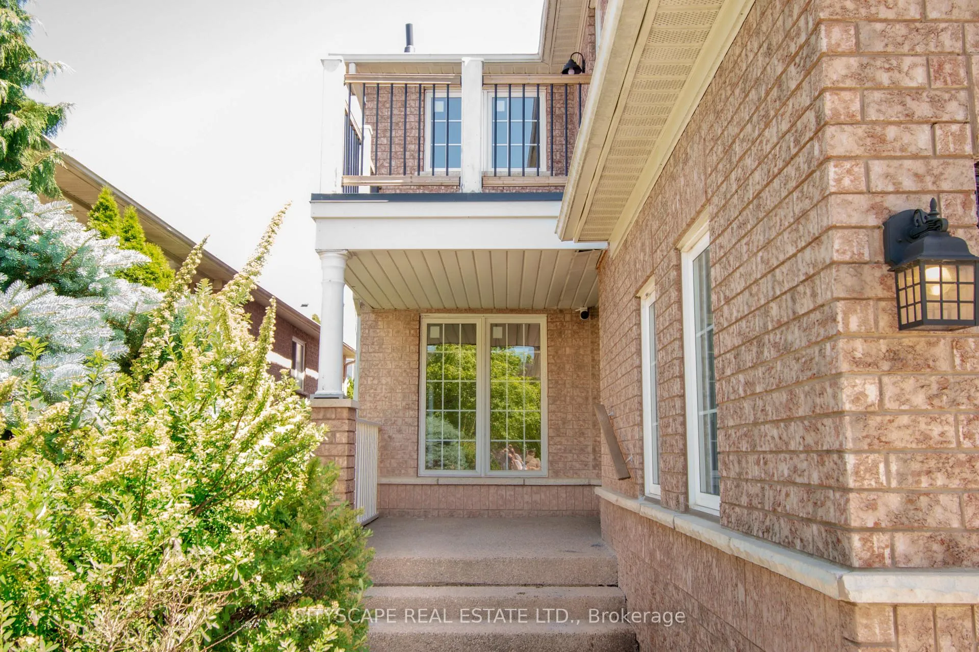 Photo 2 of 43 Vintage Gate, Brampton, Fletcher's Creek Village — HOMEH