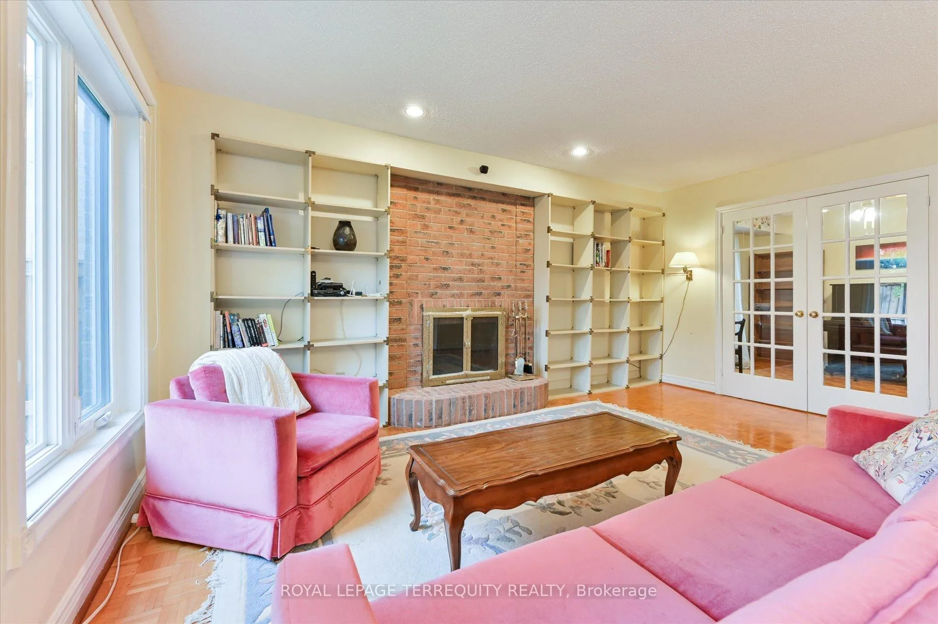 Photo 14 of 20 Leighland Drive, Markham, Unionville — HOMEH