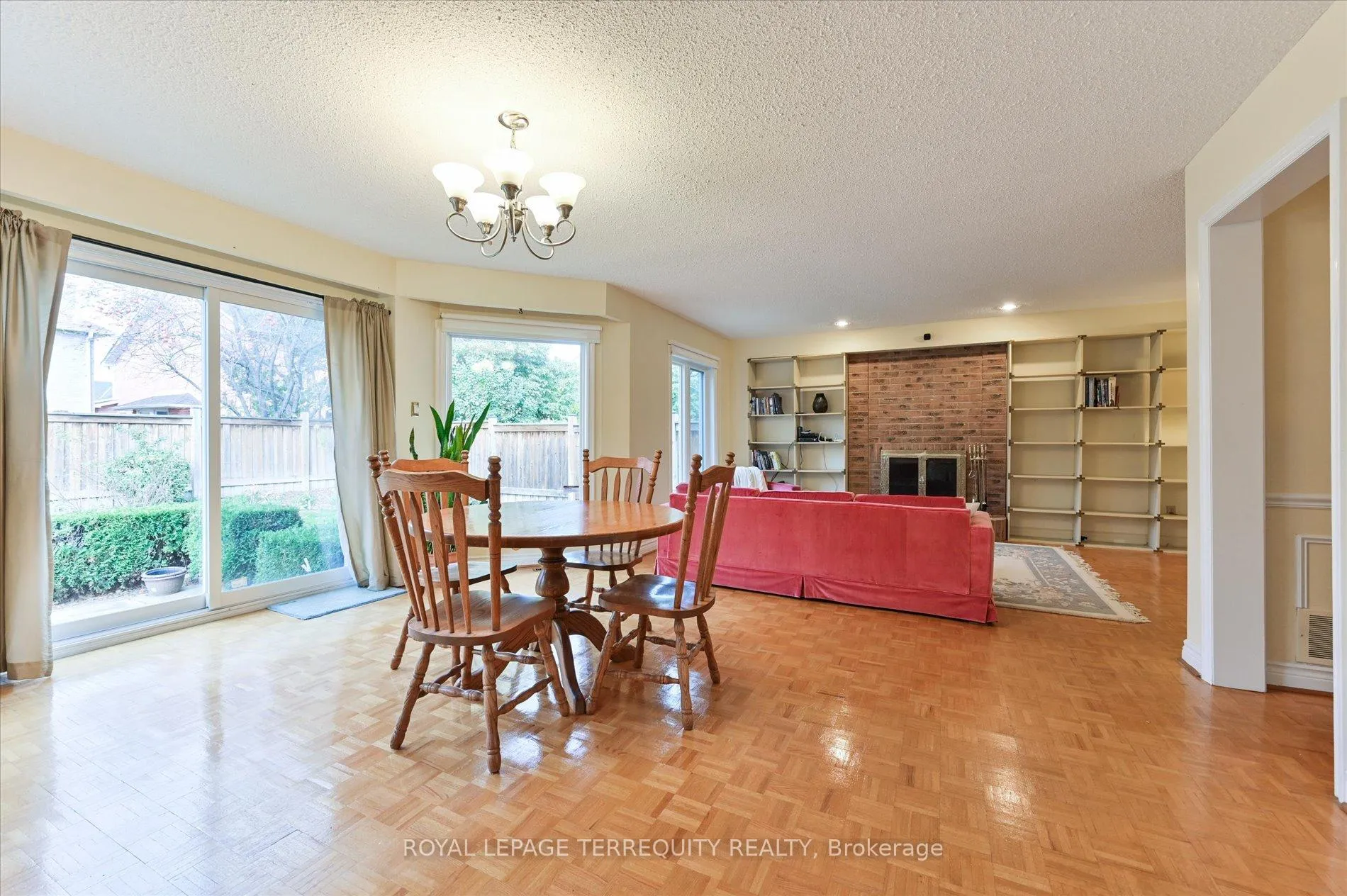 Photo 17 of 20 Leighland Drive, Markham, Unionville — HOMEH
