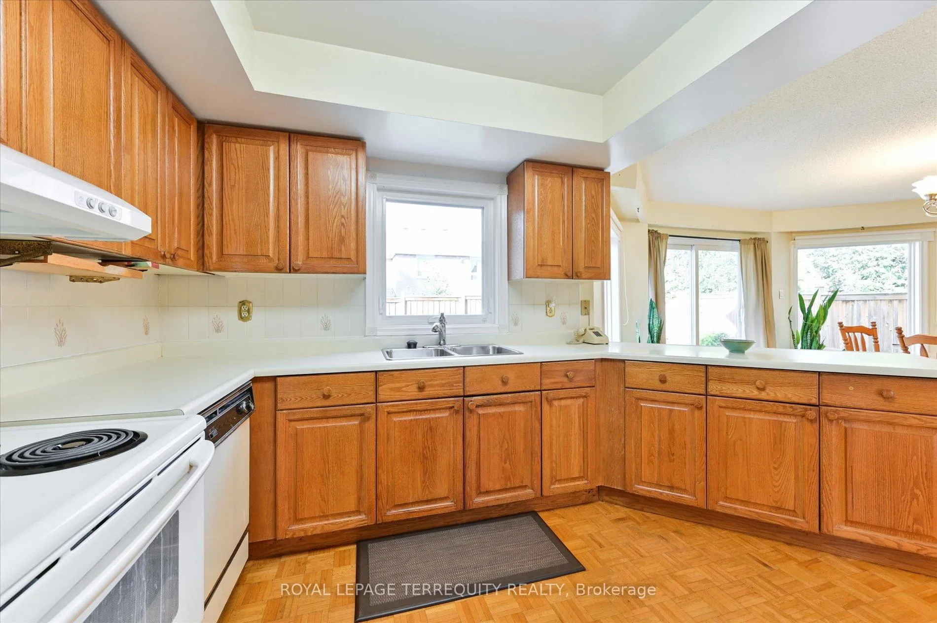 Photo 21 of 20 Leighland Drive, Markham, Unionville — HOMEH