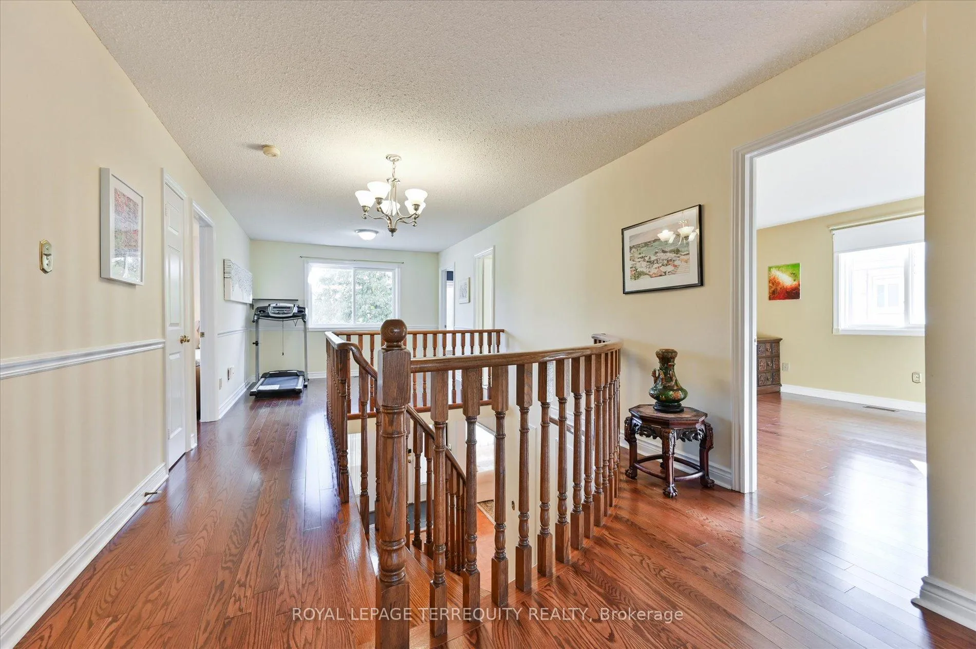 Photo 24 of 20 Leighland Drive, Markham, Unionville — HOMEH