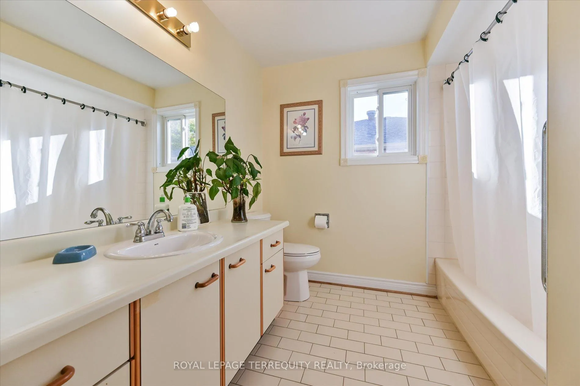 Photo 32 of 20 Leighland Drive, Markham, Unionville — HOMEH