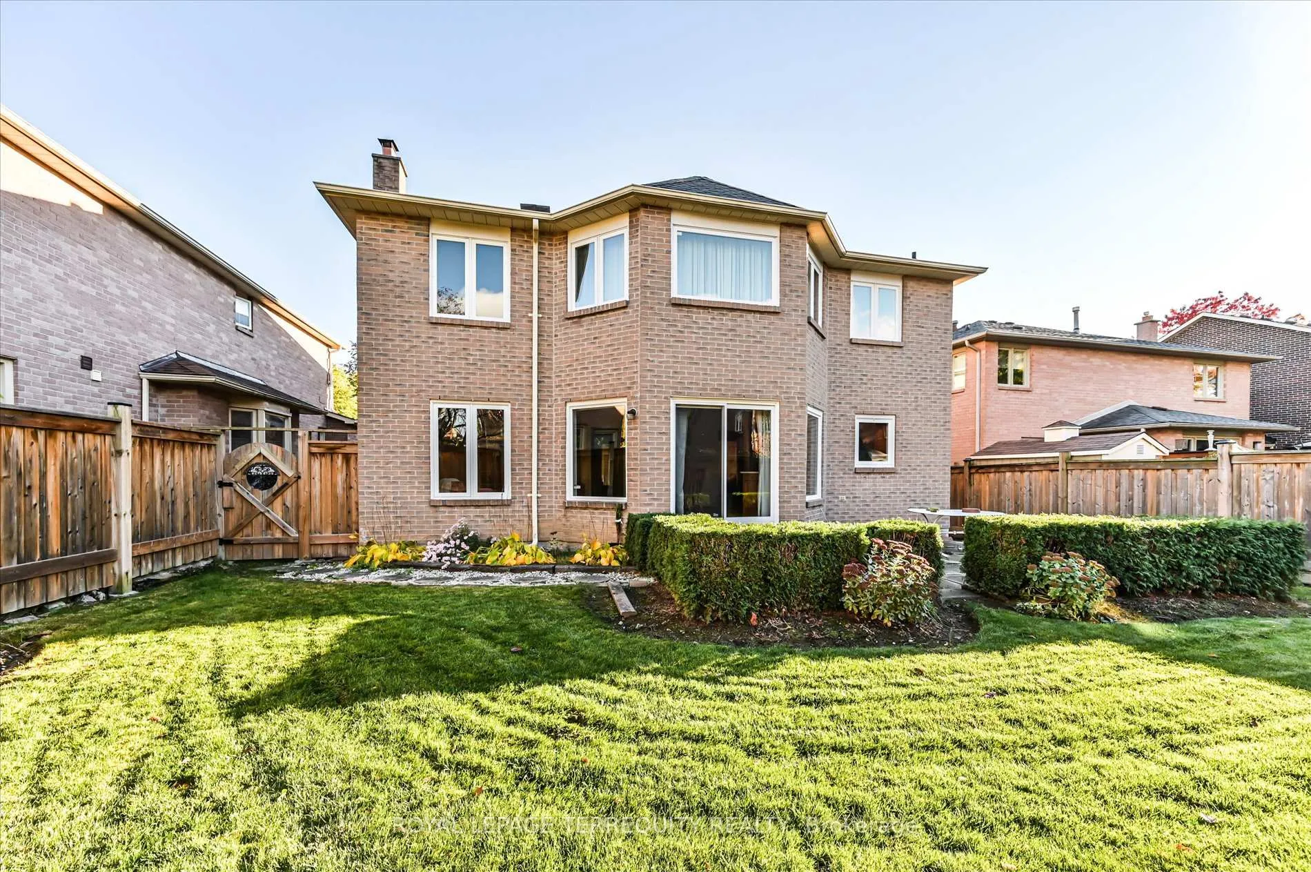 Photo 41 of 20 Leighland Drive, Markham, Unionville — HOMEH