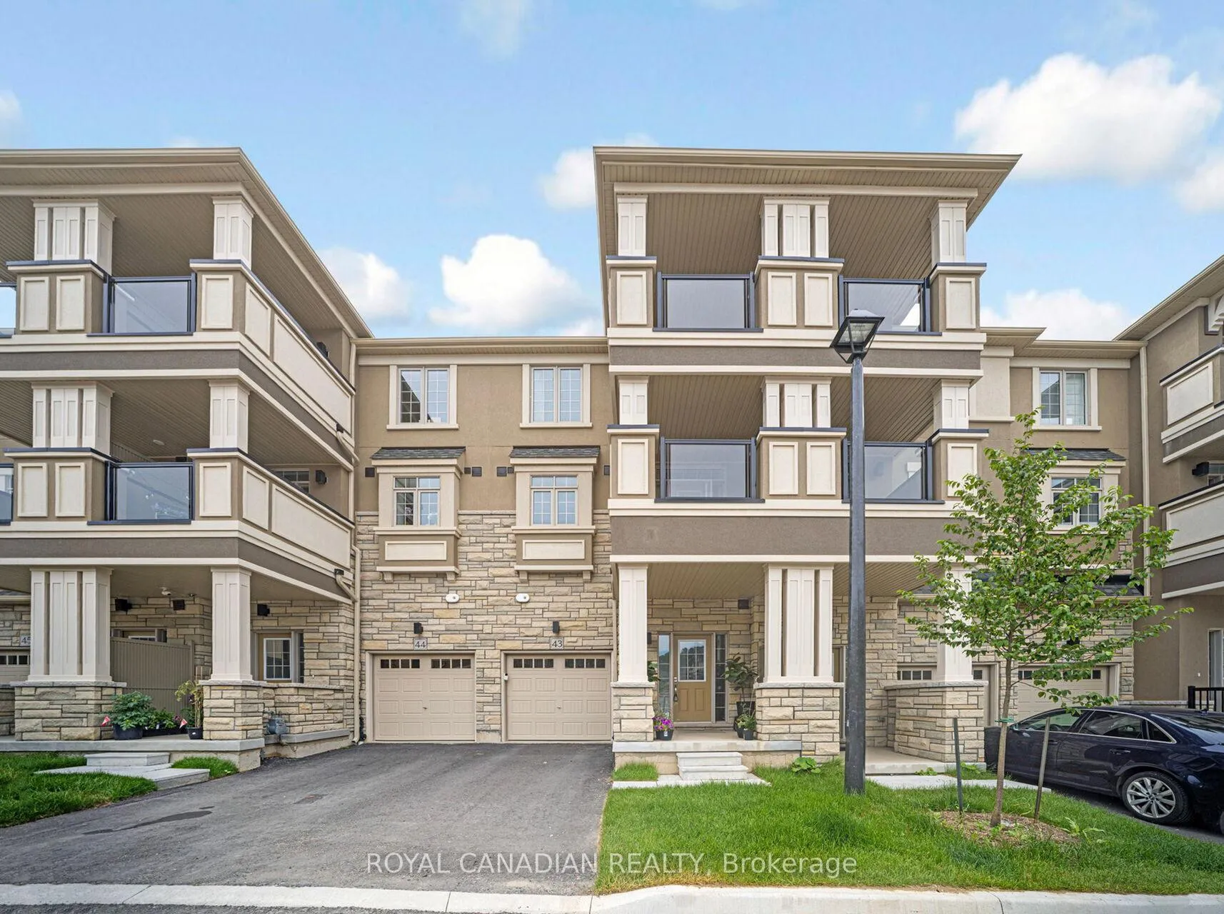 Photo 3 of Unit 43, 305 Garner Road, Hamilton, Ancaster — HOMEH
