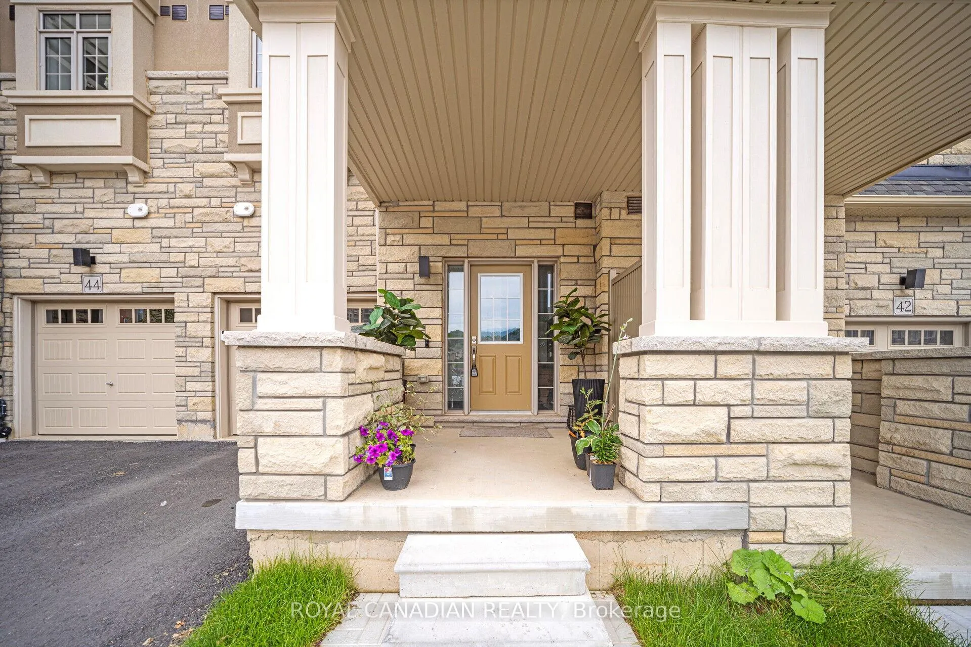 Photo 5 of Unit 43, 305 Garner Road, Hamilton, Ancaster — HOMEH
