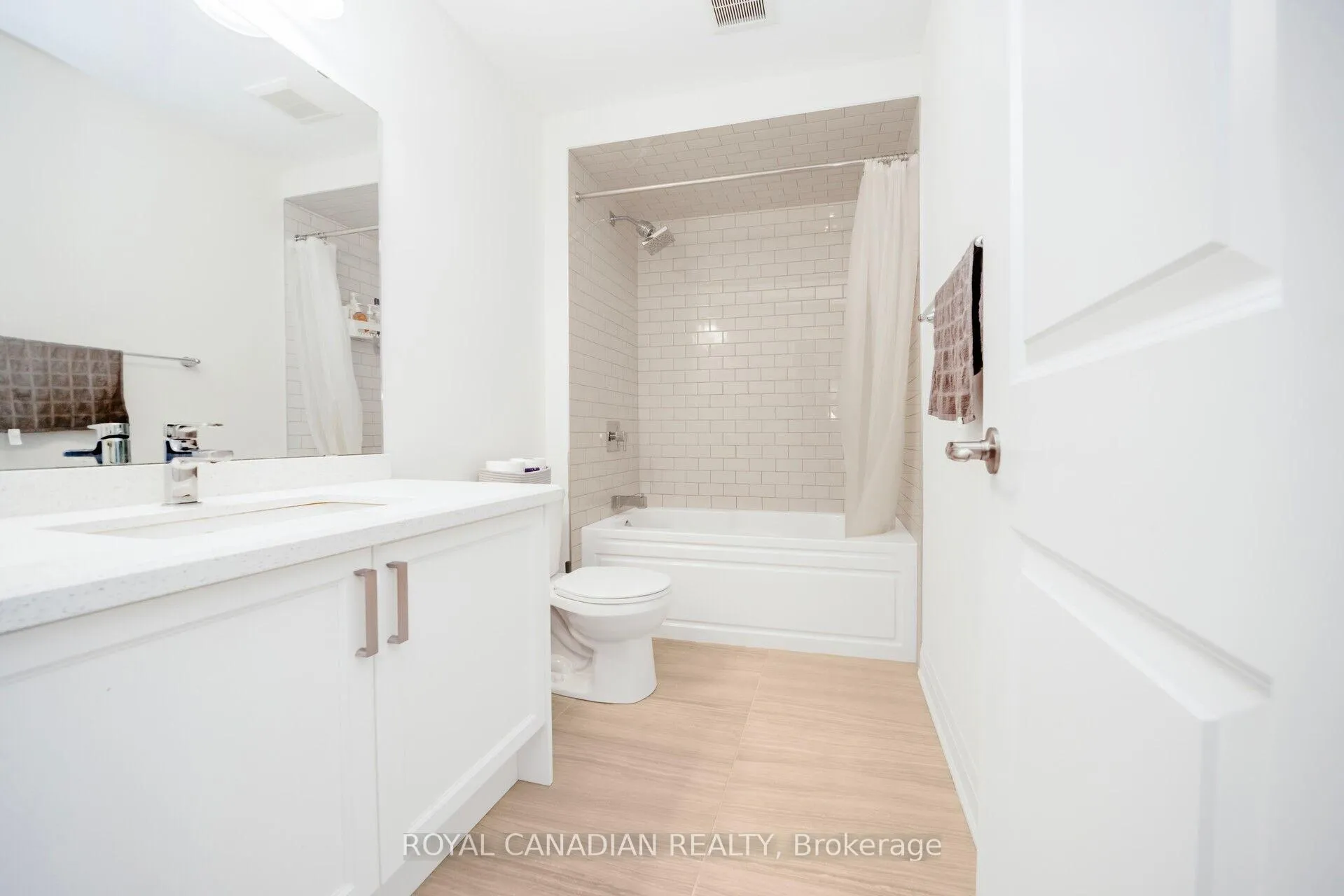 Photo 34 of Unit 43, 305 Garner Road, Hamilton, Ancaster — HOMEH