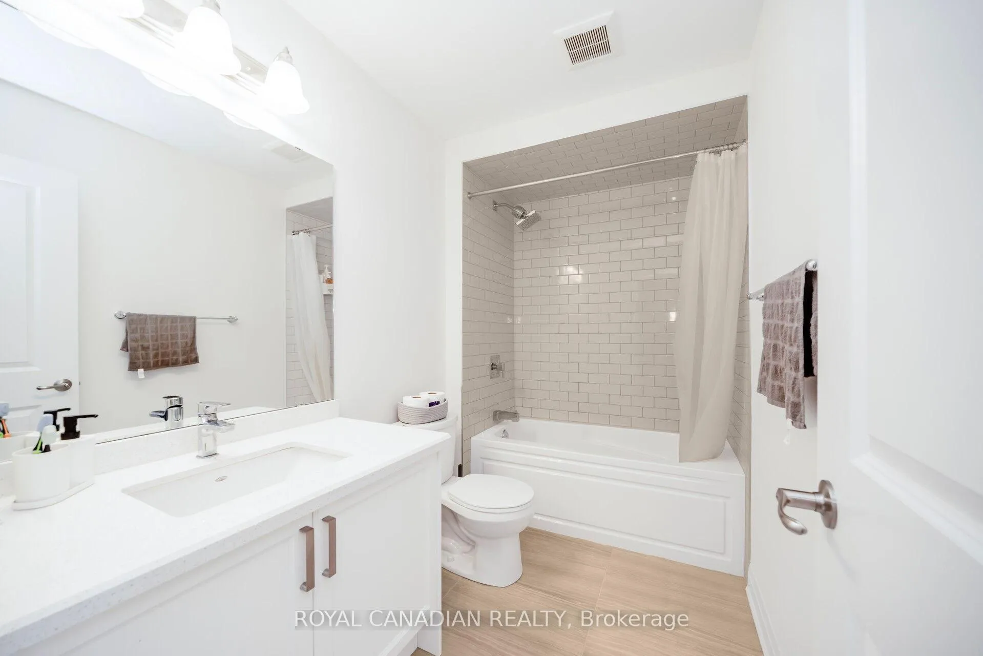 Photo 35 of Unit 43, 305 Garner Road, Hamilton, Ancaster — HOMEH