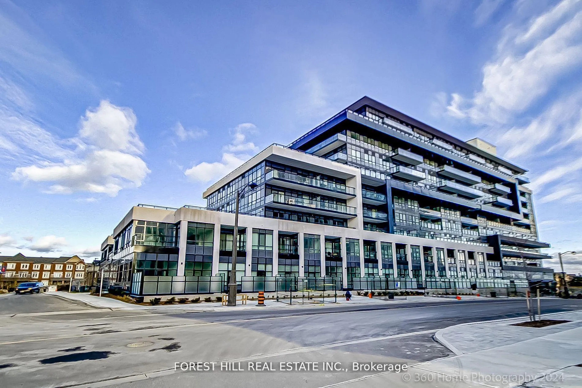 Front of Unit PH 16, 395 Dundas Street W