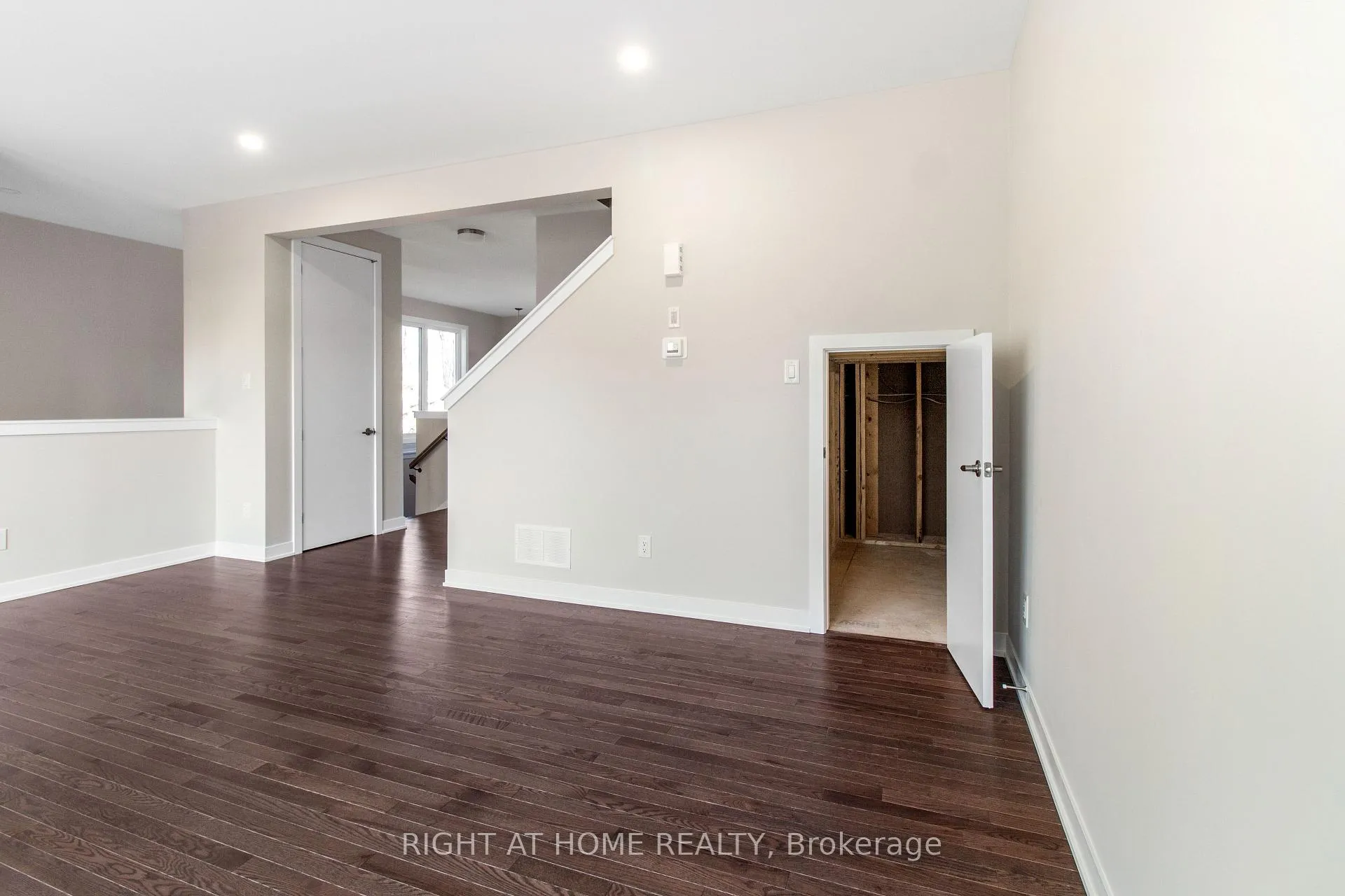 Photo 601 of 376 Appalachian Circle, Ottawa, Barrhaven - Half Moon Bay — HOMEH