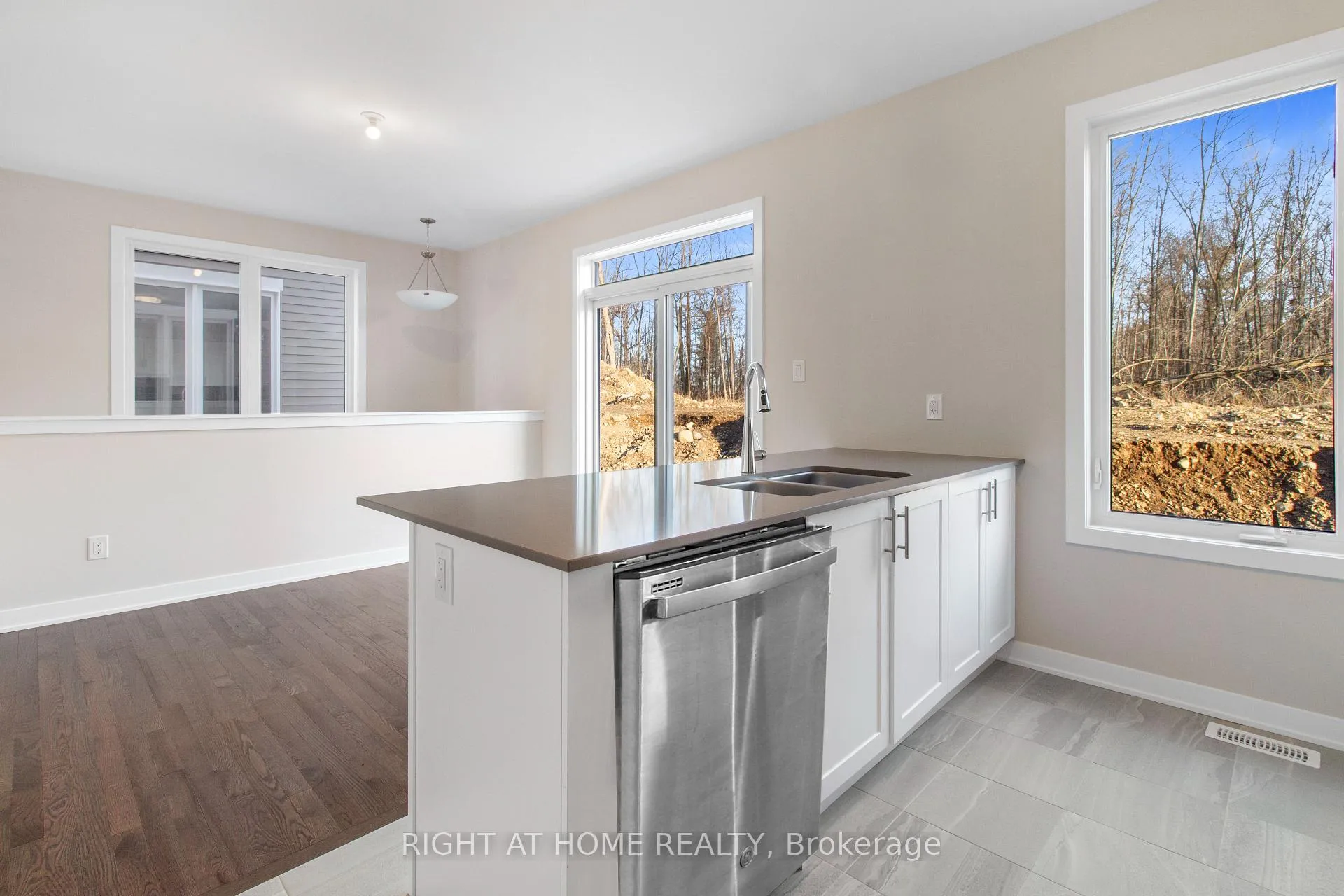 Photo 636 of 376 Appalachian Circle, Ottawa, Barrhaven - Half Moon Bay — HOMEH