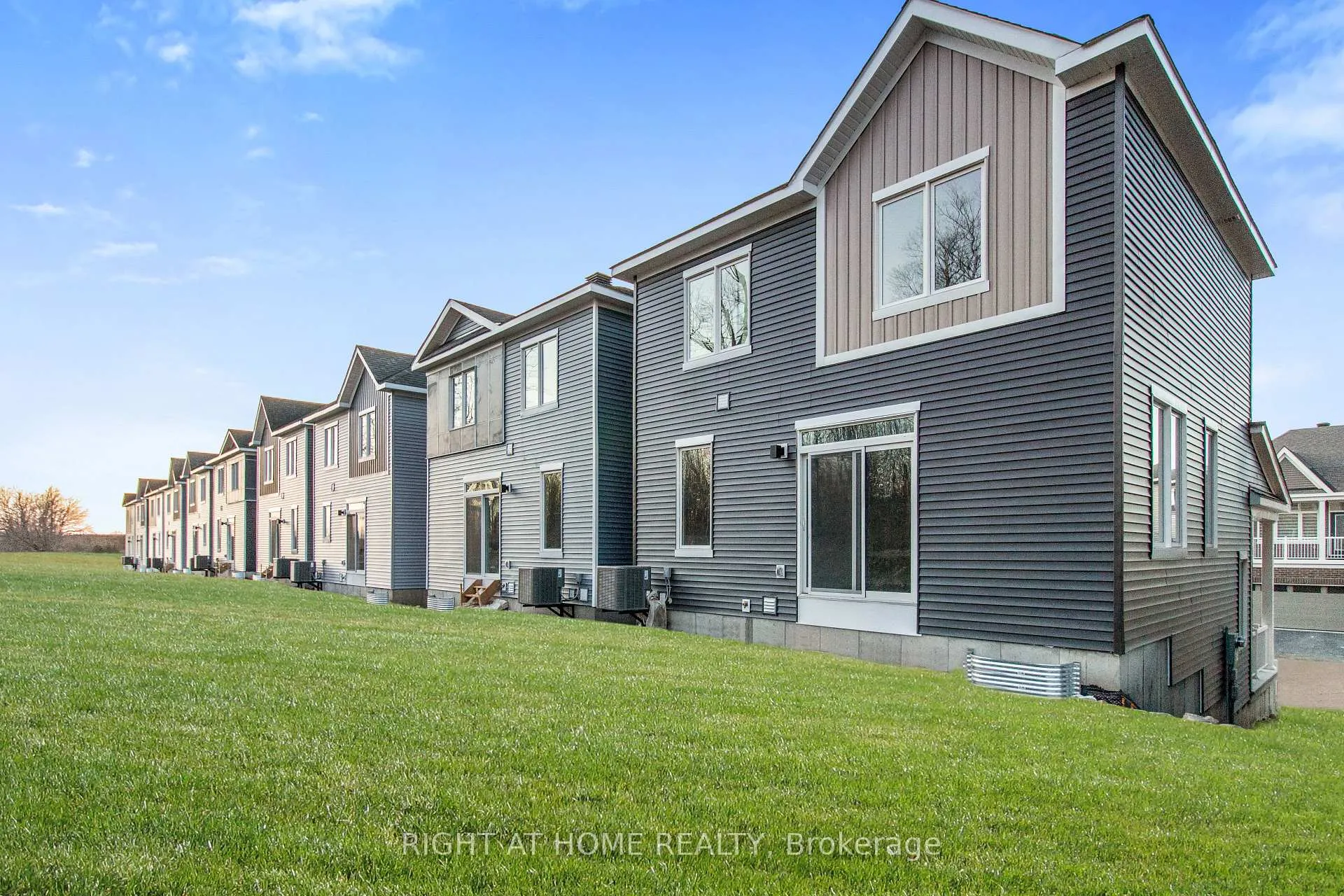 Photo 656 of 376 Appalachian Circle, Ottawa, Barrhaven - Half Moon Bay — HOMEH
