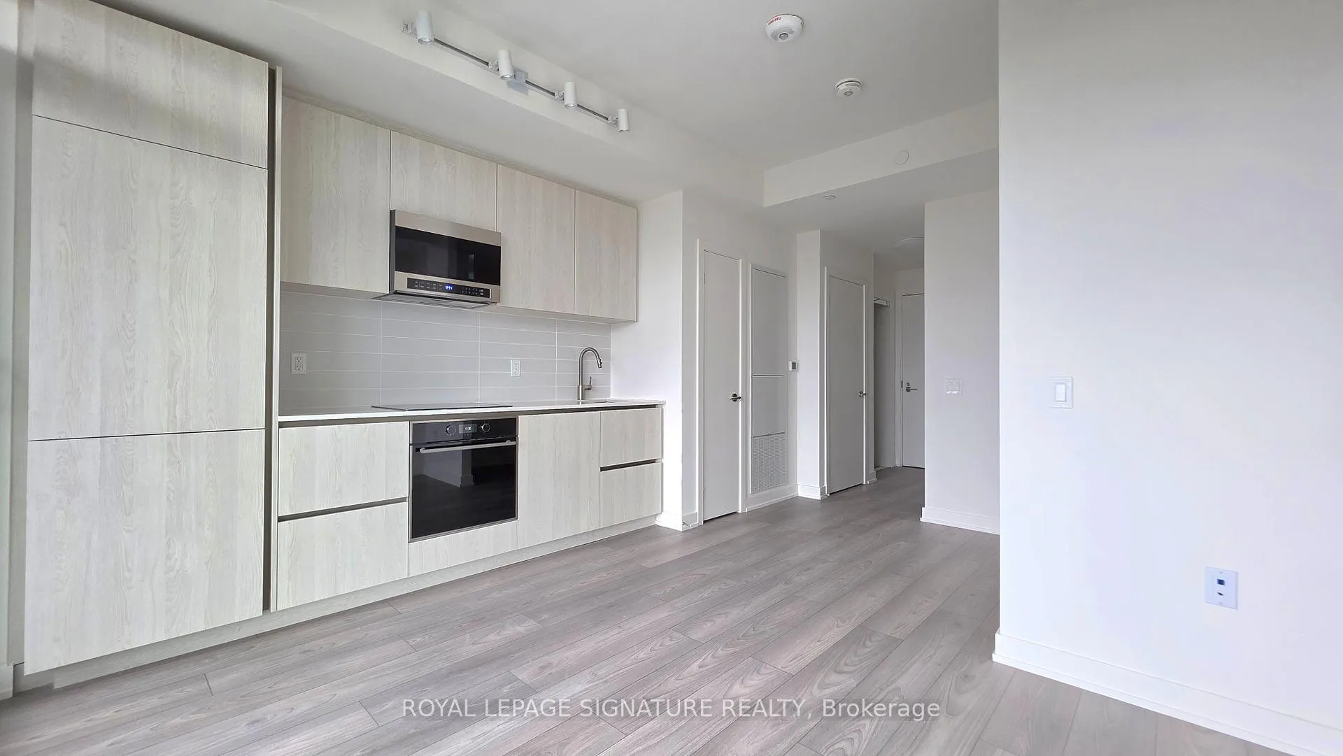 Photo 8 of Unit 1504, 120 Broadway Avenue, Toronto, Mount Pleasant West — HOMEH