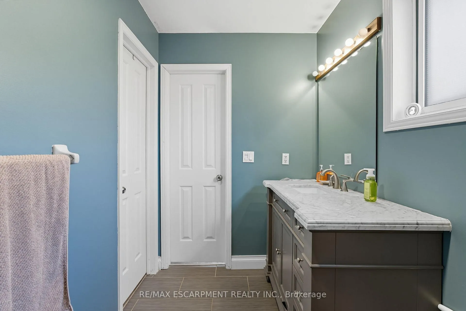 Photo 29 of 5 Chesapeake Drive, Hamilton, Waterdown — HOMEH