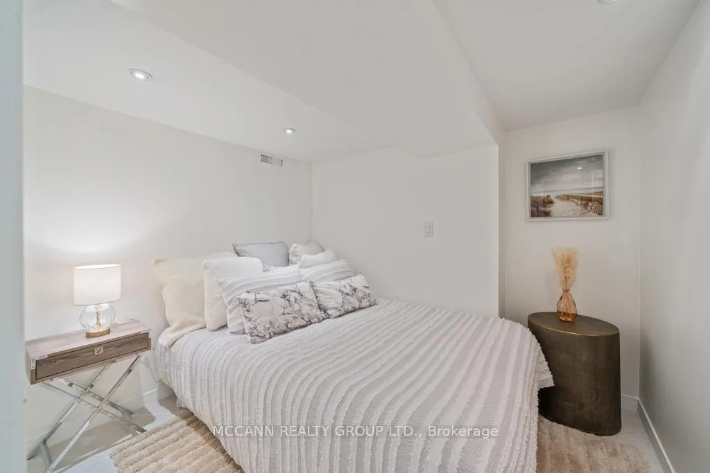 Photo 37 of 168 Roslin Avenue, Toronto, Lawrence Park North — HOMEH